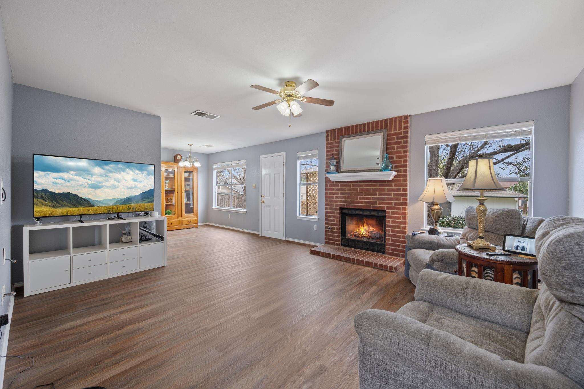 13812 Lothian Dr, Pflugerville, TX 78660