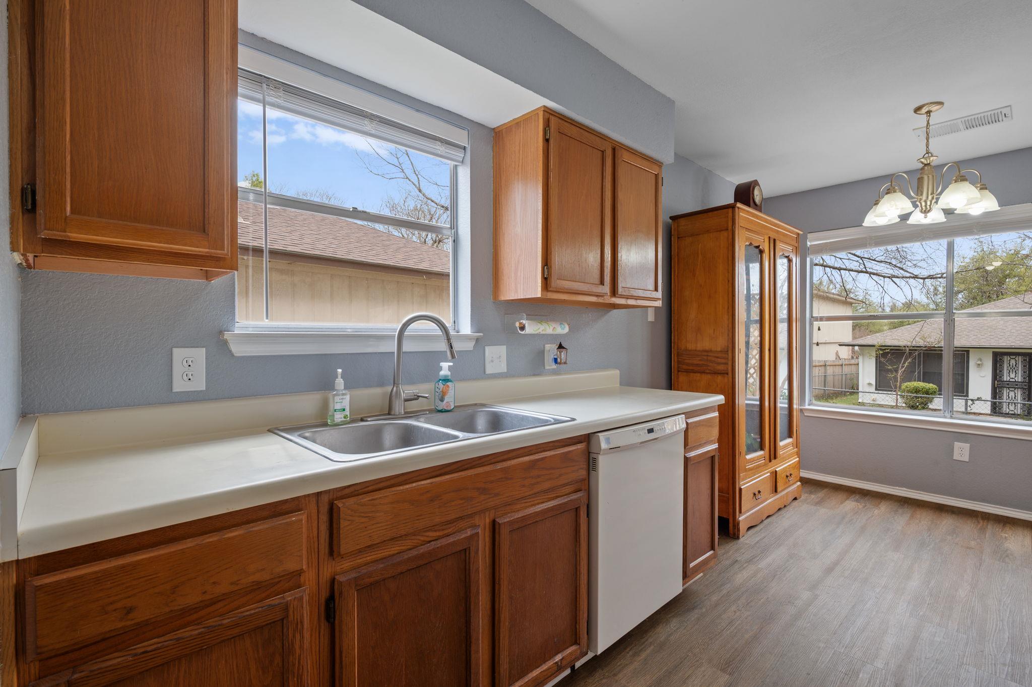 13812 Lothian Dr, Pflugerville, TX 78660