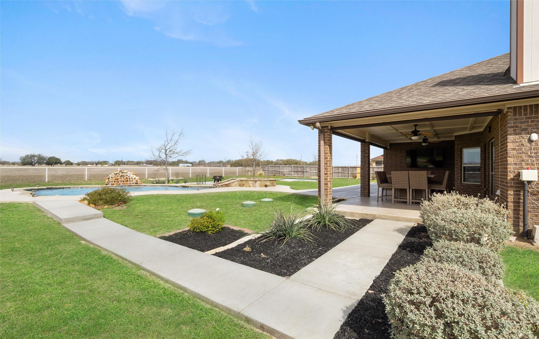 11010 La Paloma Loop W, Salado, TX 76571