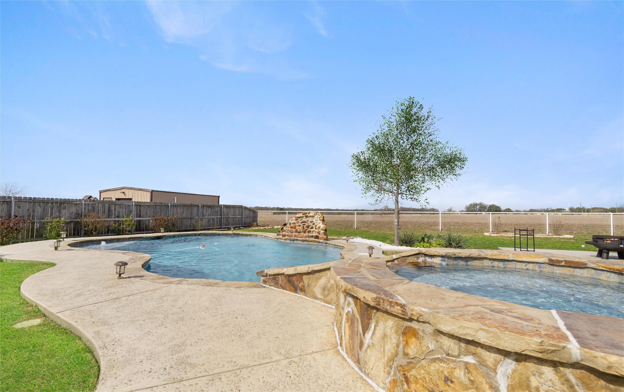 11010 La Paloma Loop W, Salado, TX 76571