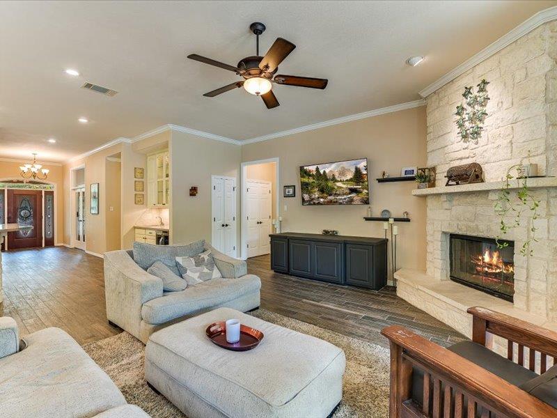 215 Woodland Park, Georgetown, TX 78633