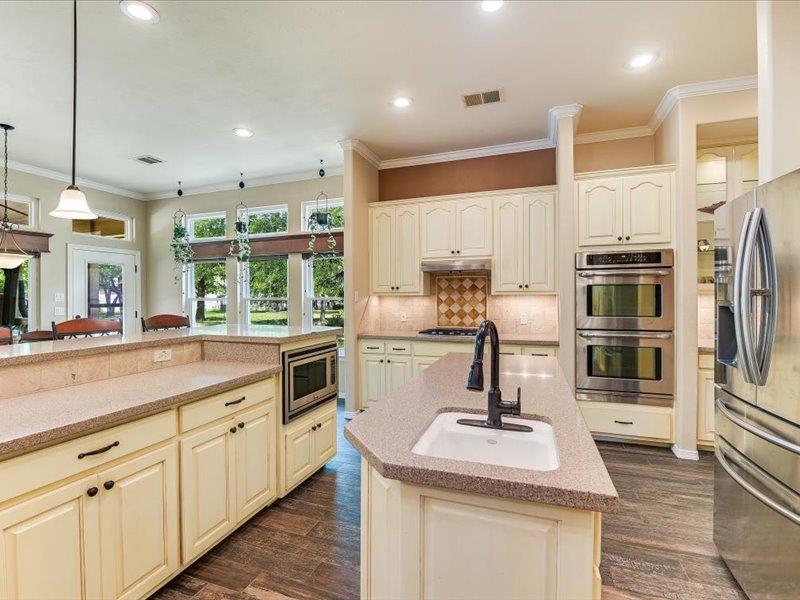 215 Woodland Park, Georgetown, TX 78633