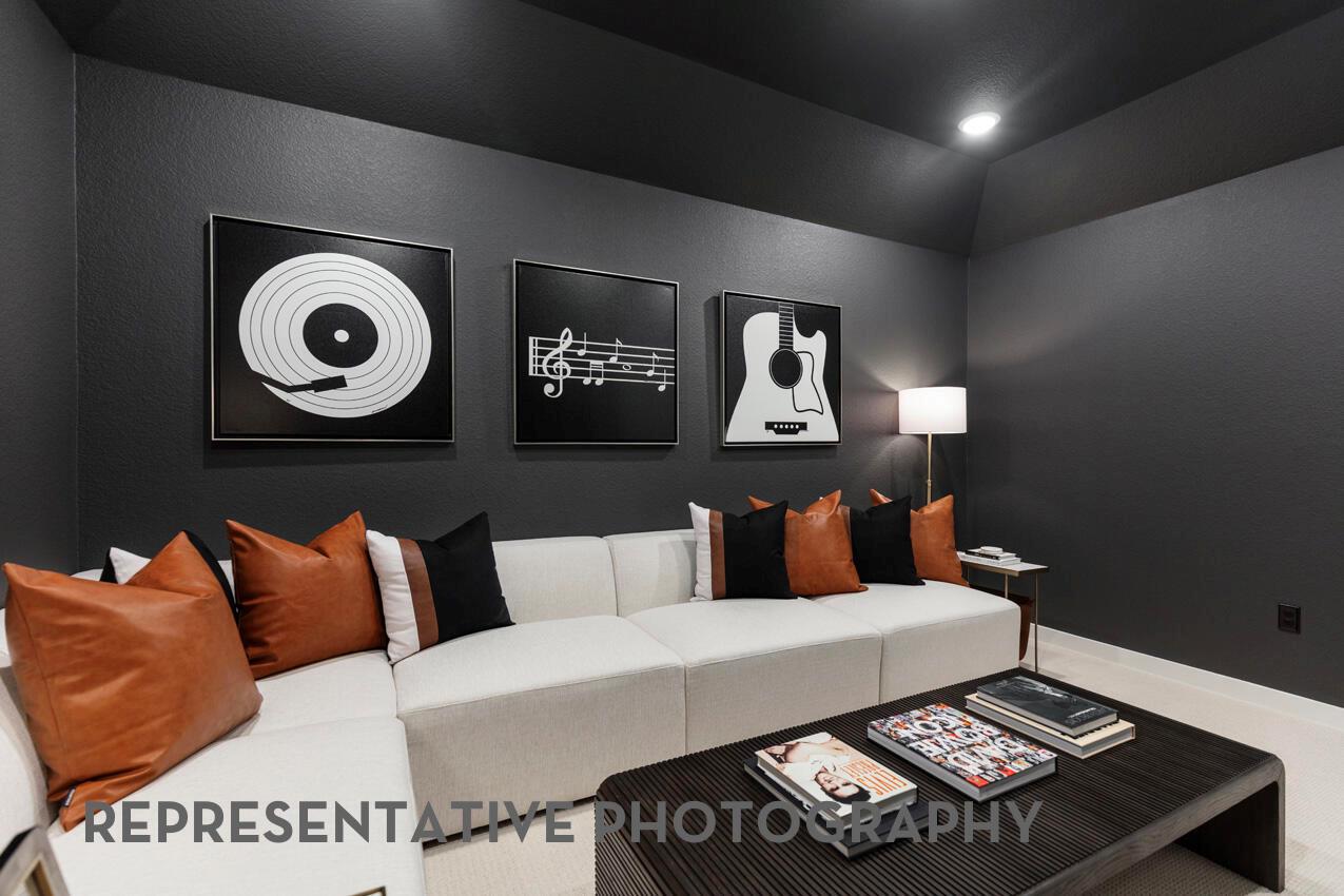 9305 Breeze Hill Dr, Austin, TX 78744