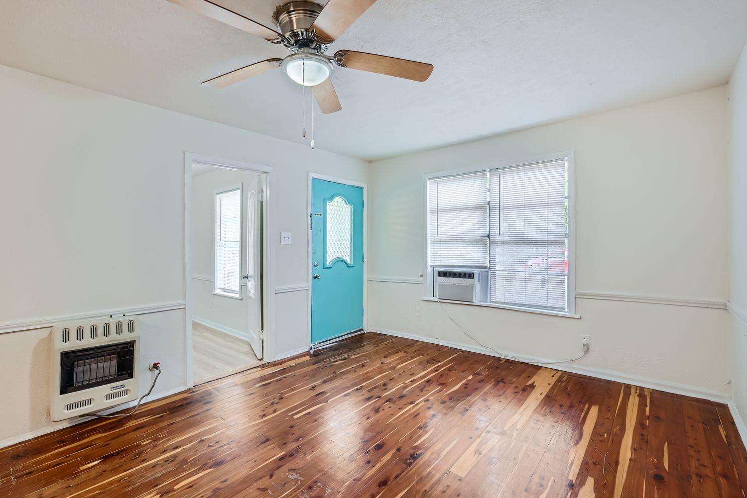 316 Plum St, Lockhart, TX 78644