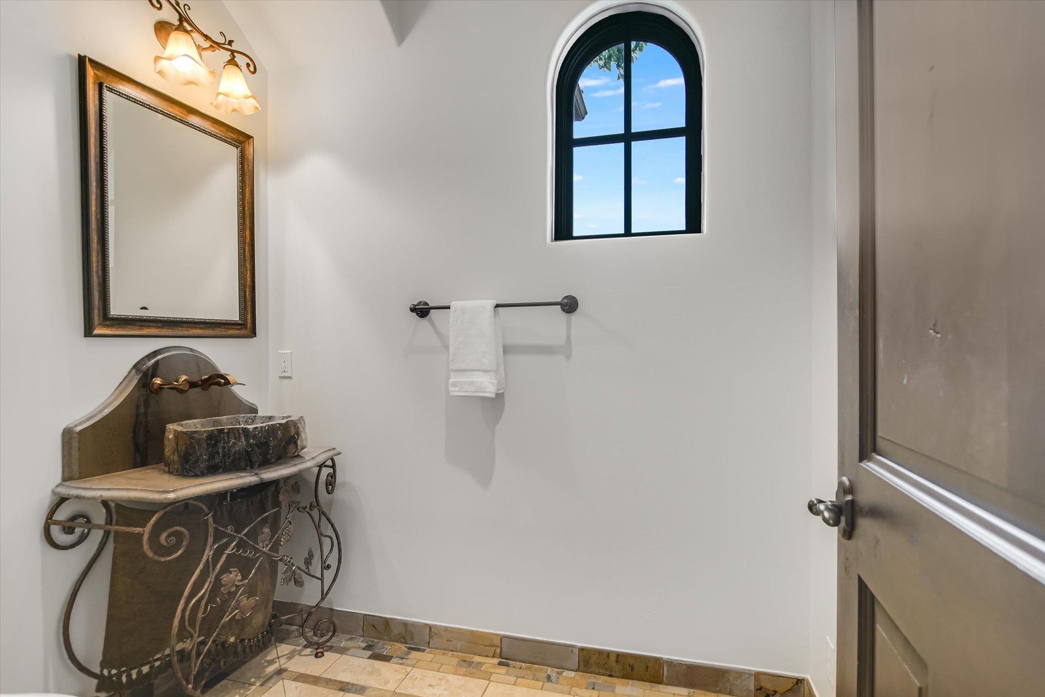 26804 Masters Pkwy, Spicewood, TX 78669