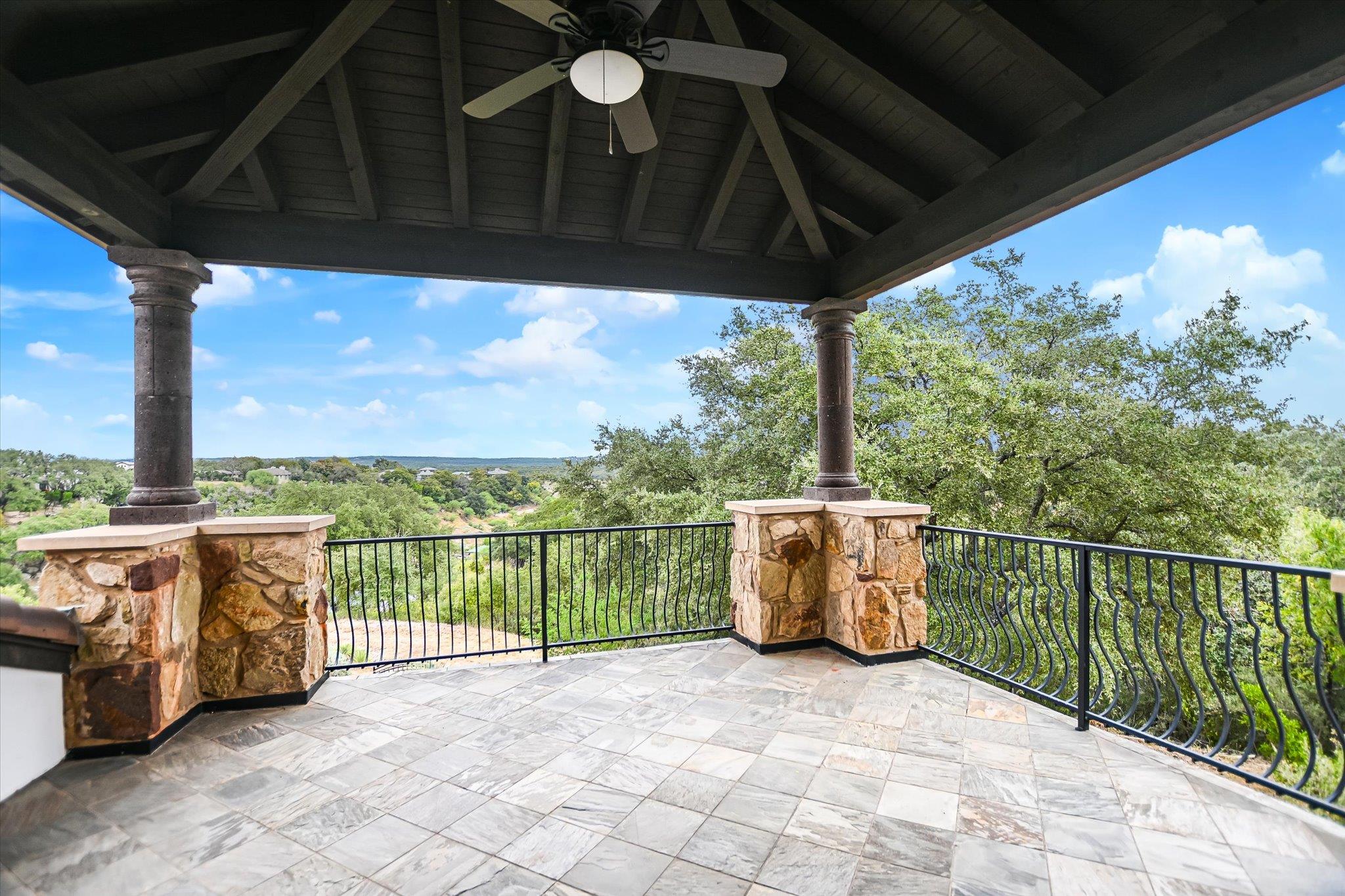 26804 Masters Pkwy, Spicewood, TX 78669