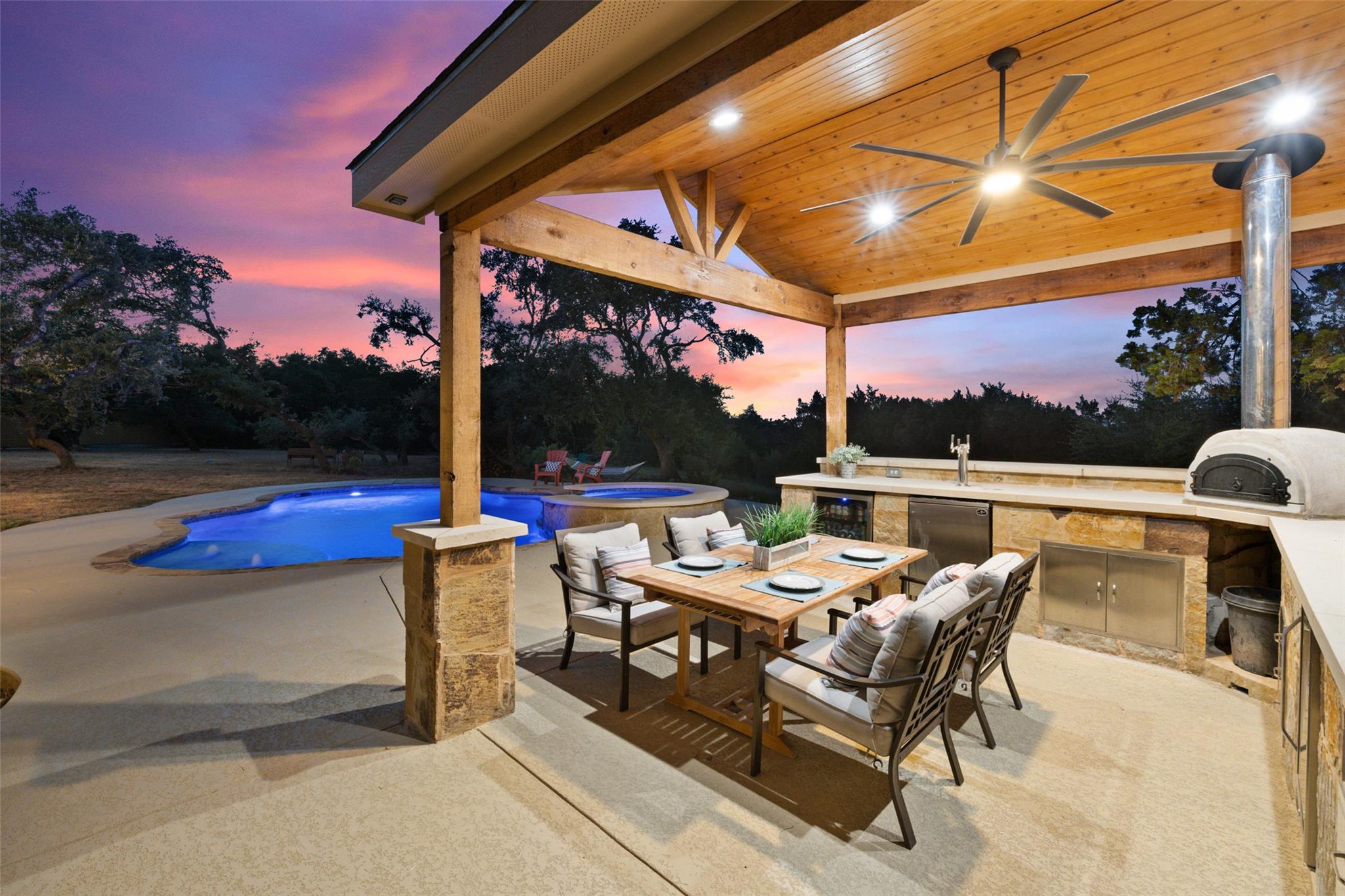 320 Heritage Dr, Austin, TX 78737