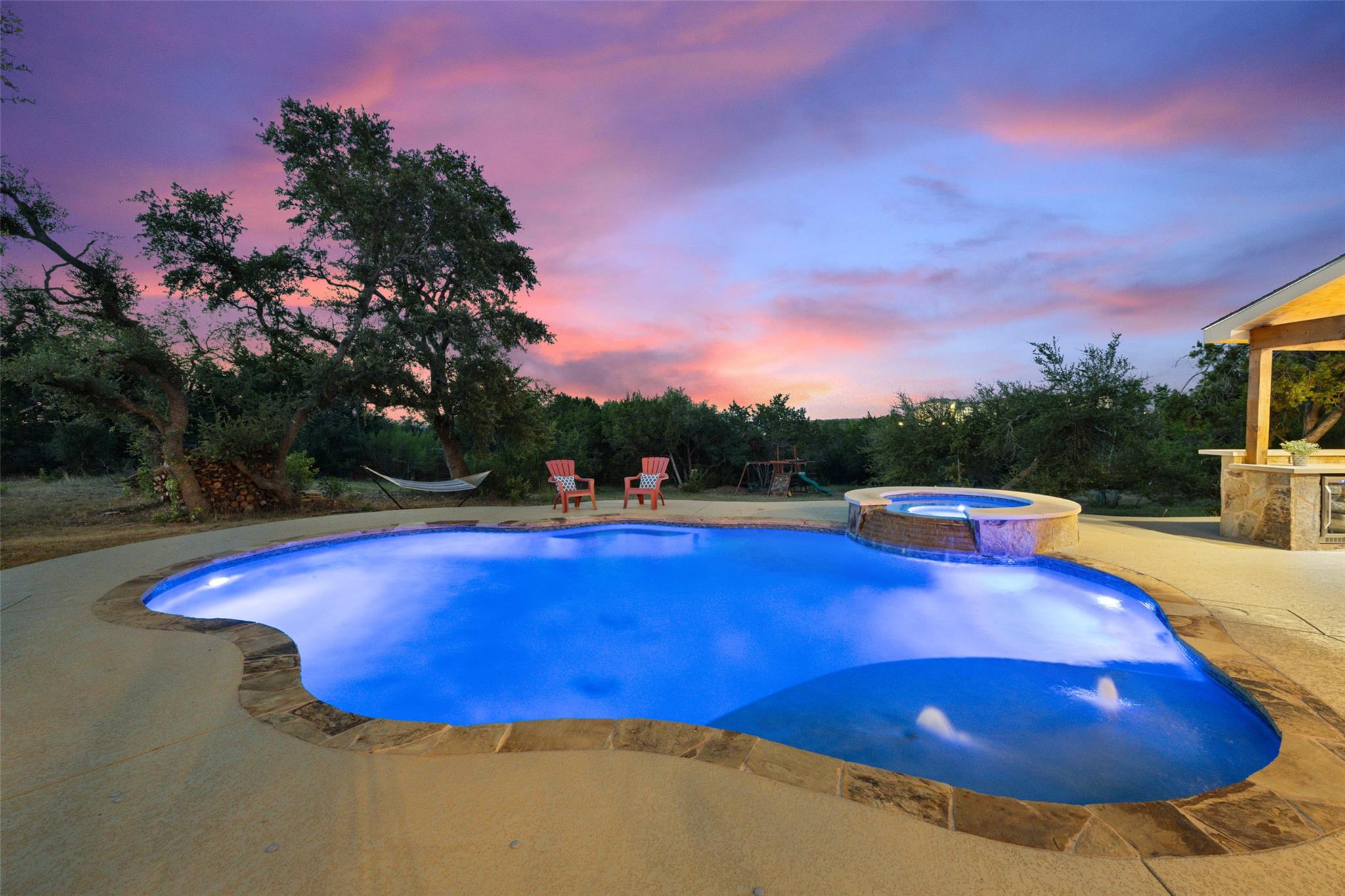 320 Heritage Dr, Austin, TX 78737