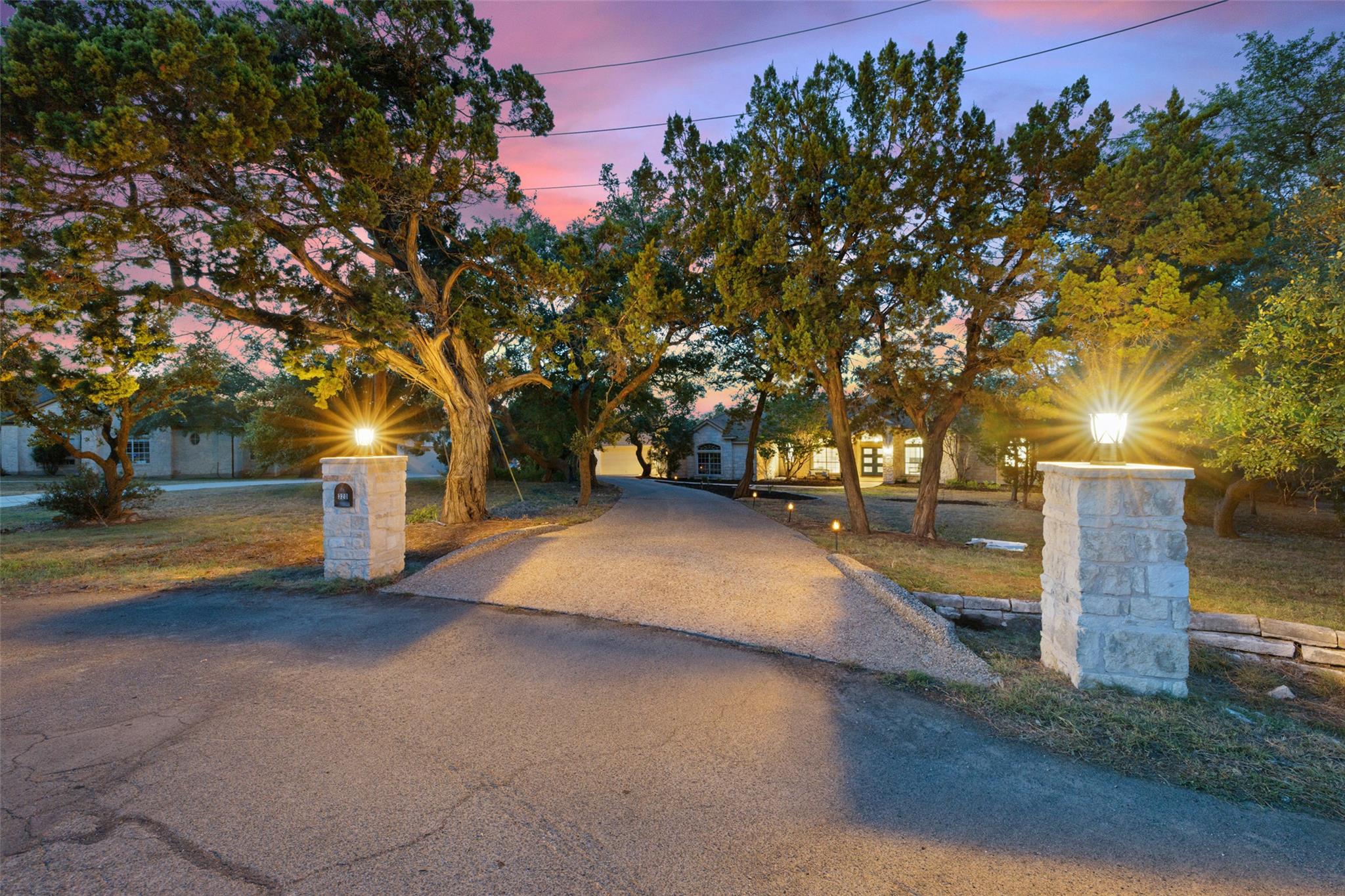 320 Heritage Dr, Austin, TX 78737