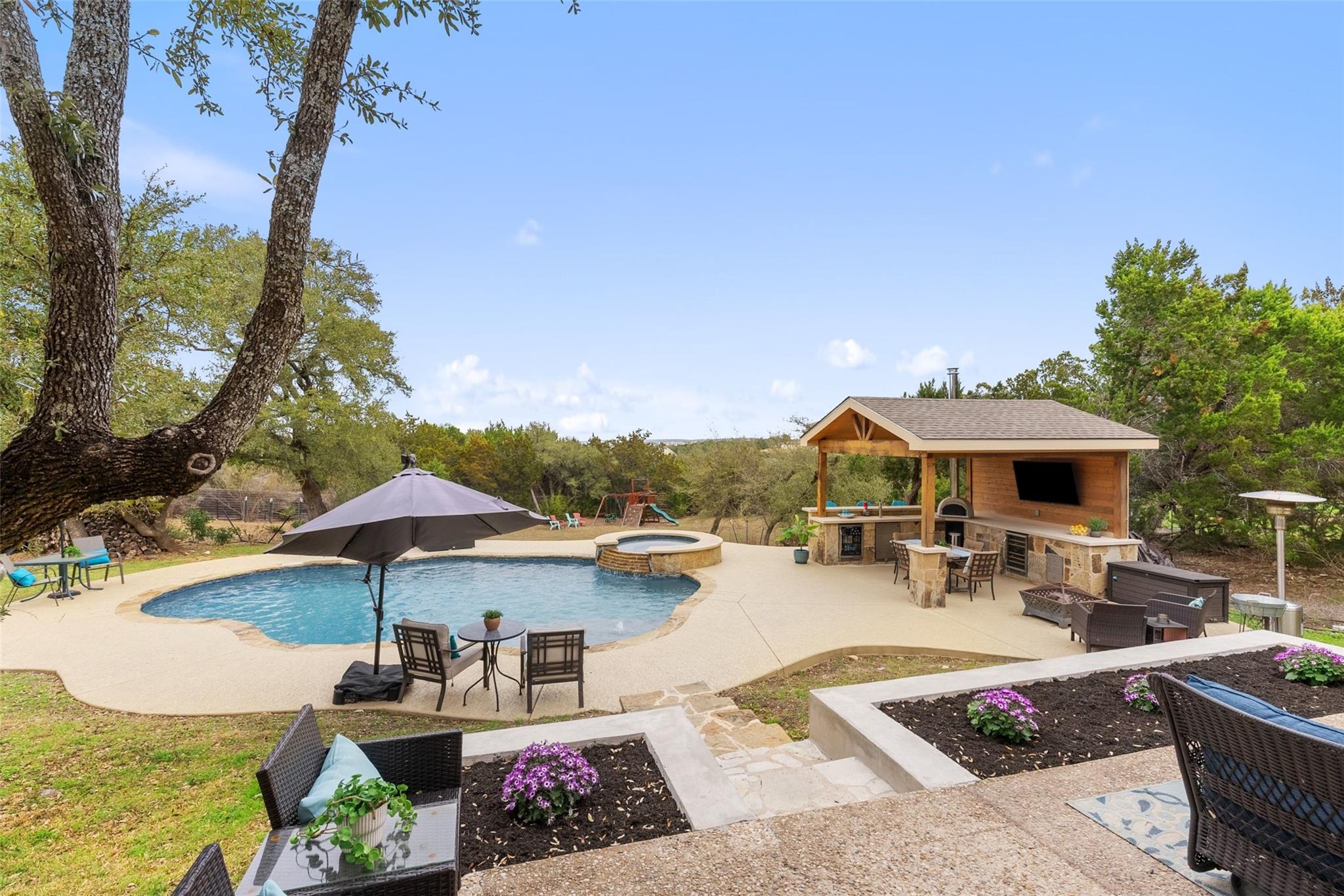 320 Heritage Dr, Austin, TX 78737