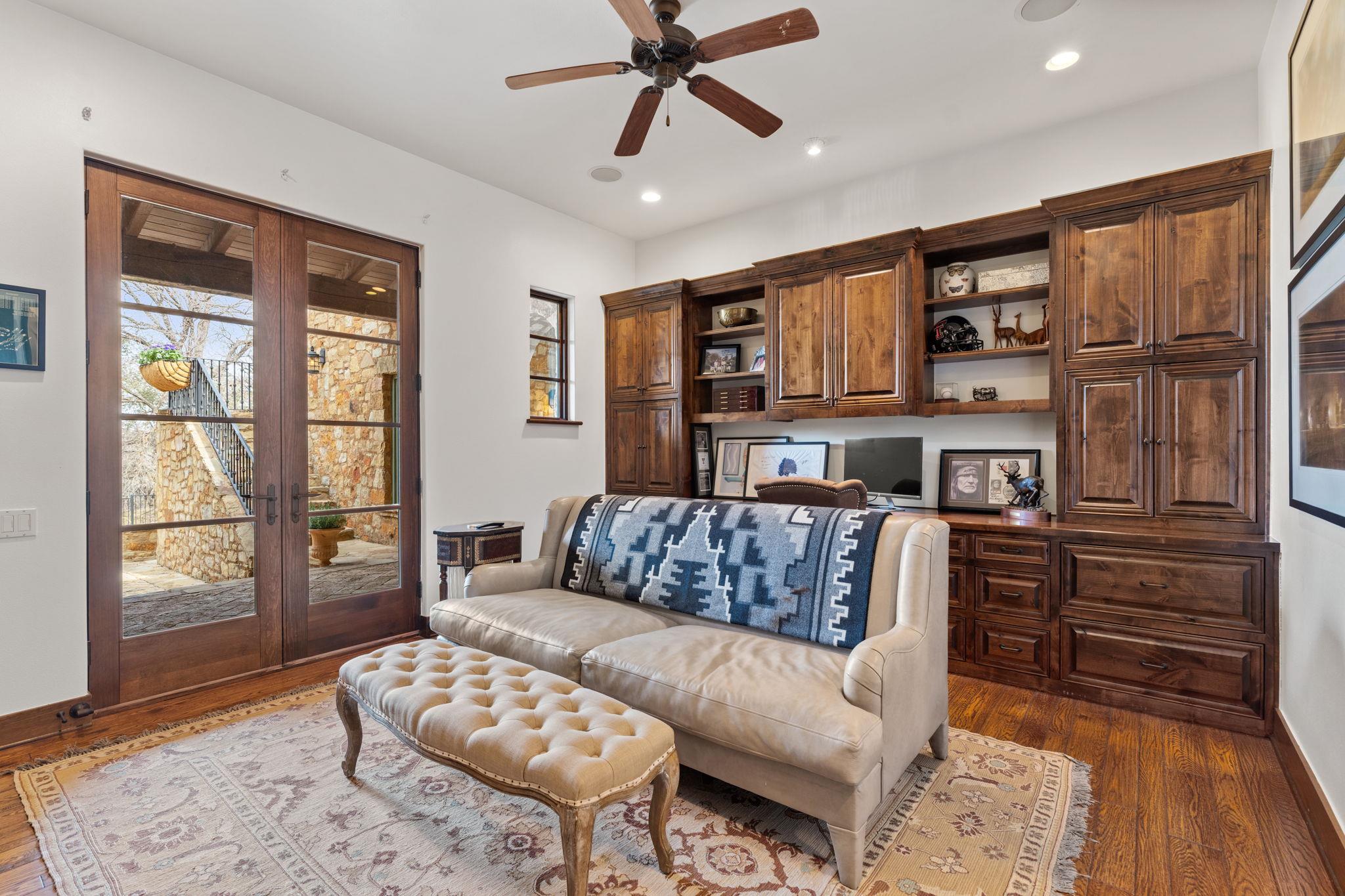 119 Plaza Escondido, Horseshoe Bay, TX 78657