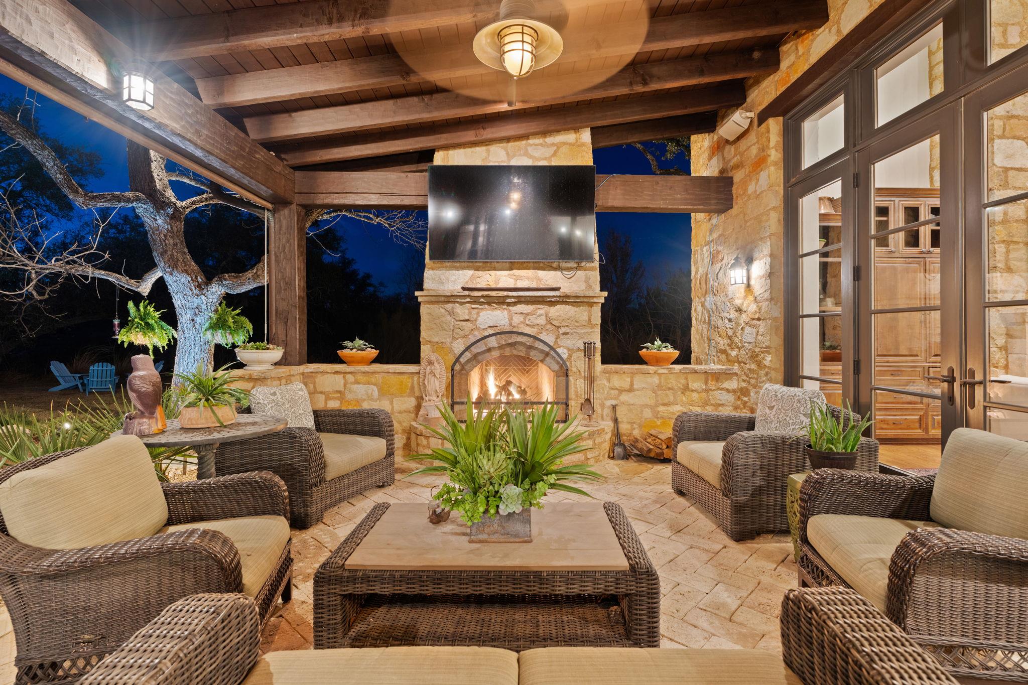 119 Plaza Escondido, Horseshoe Bay, TX 78657