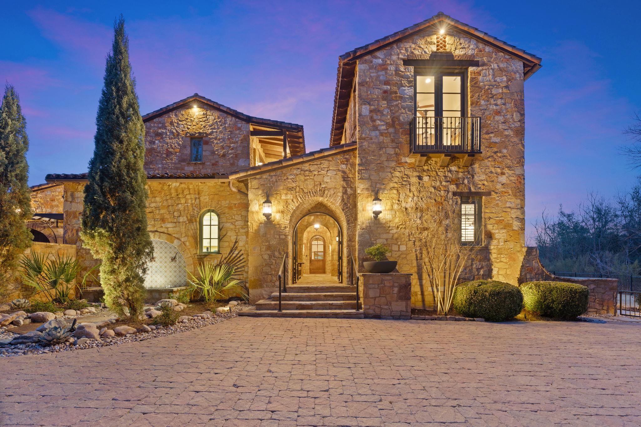 119 Plaza Escondido, Horseshoe Bay, TX 78657