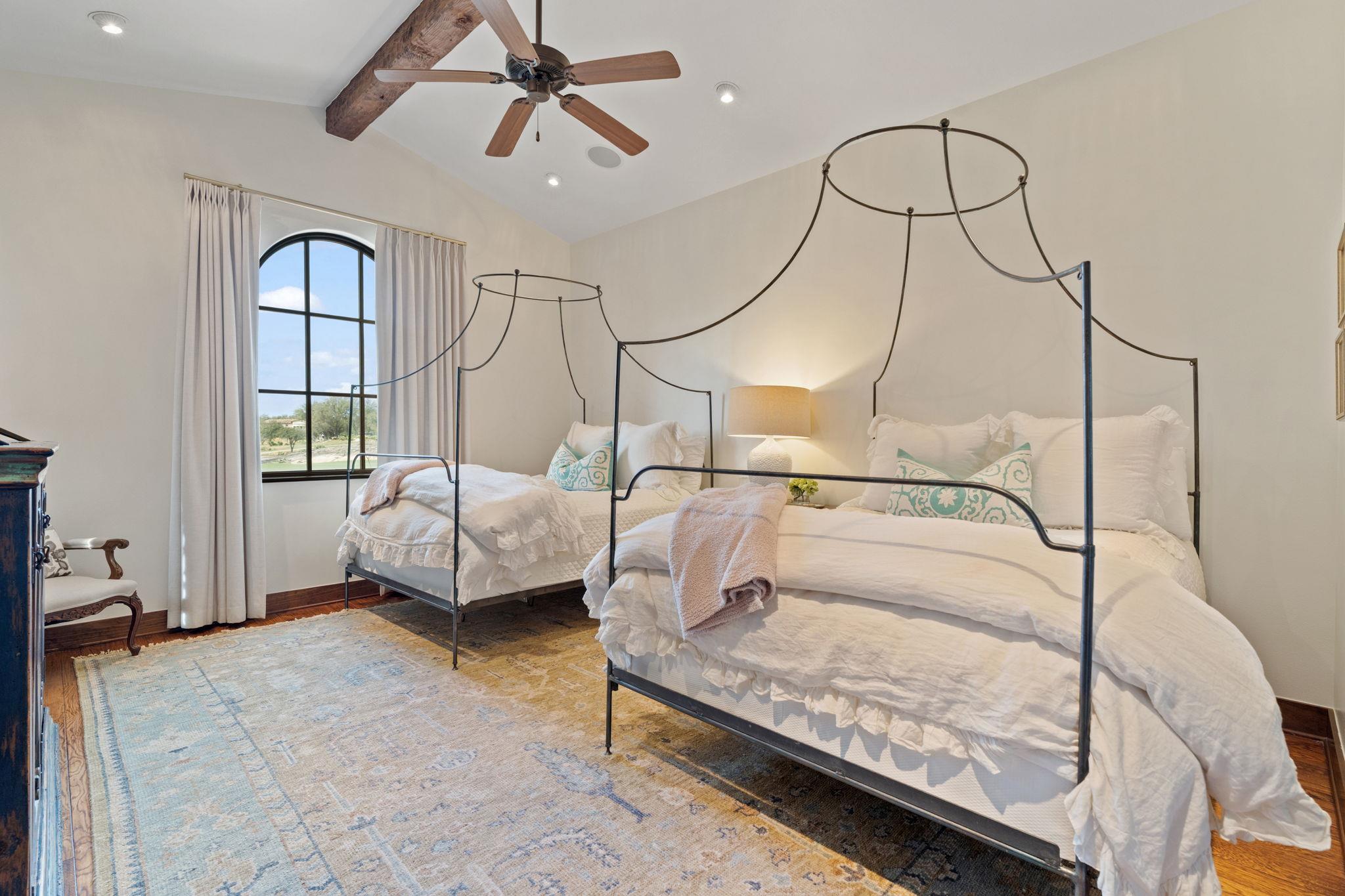 119 Plaza Escondido, Horseshoe Bay, TX 78657