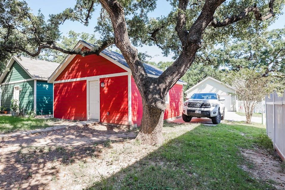 411 Wetzel, Kyle, TX 78640