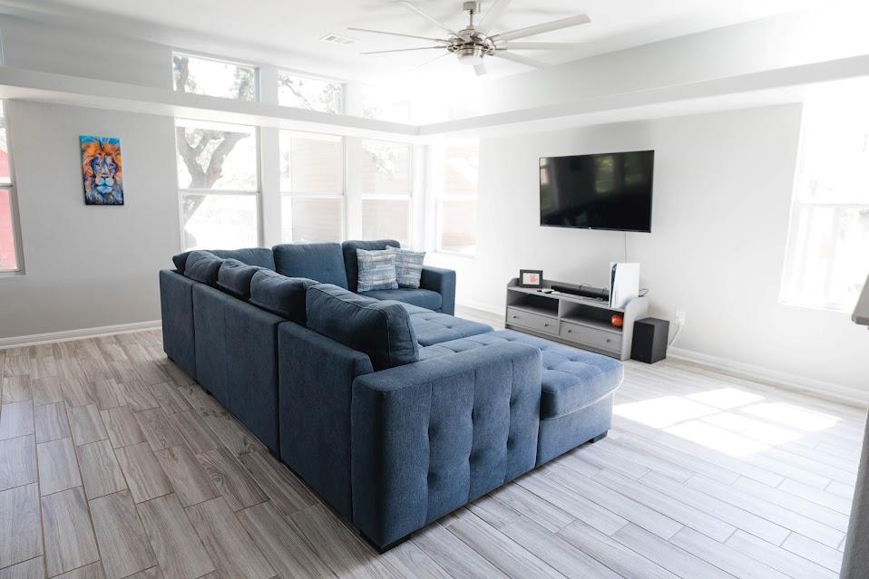 411 Wetzel, Kyle, TX 78640