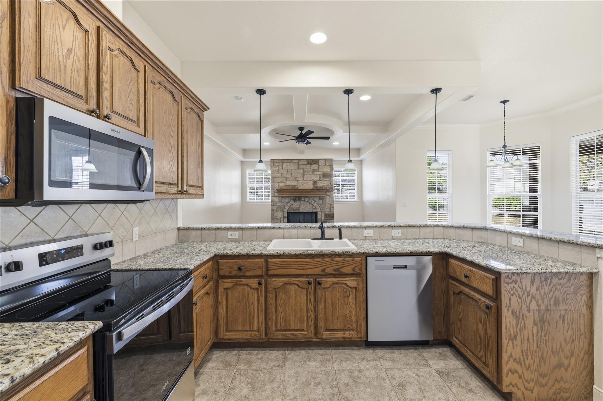 1208 Spotted Fawn Trl, Fredericksburg, TX 78624