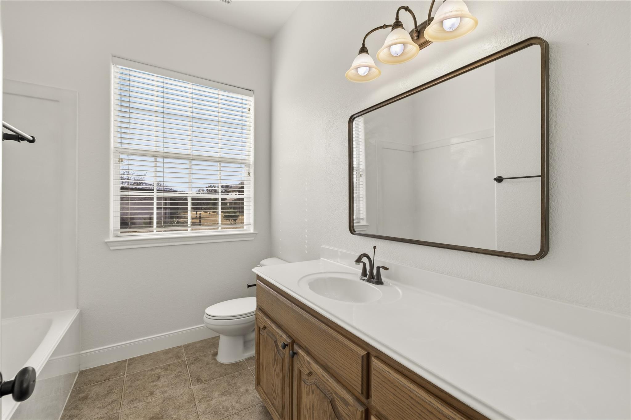 1208 Spotted Fawn Trl, Fredericksburg, TX 78624