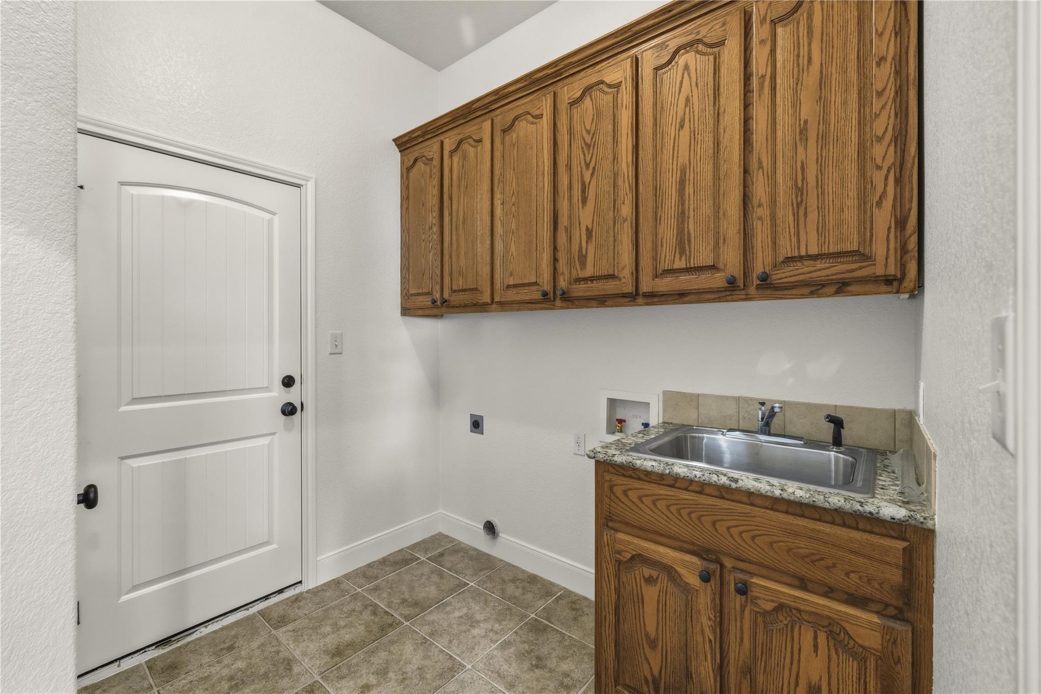 1208 Spotted Fawn Trl, Fredericksburg, TX 78624