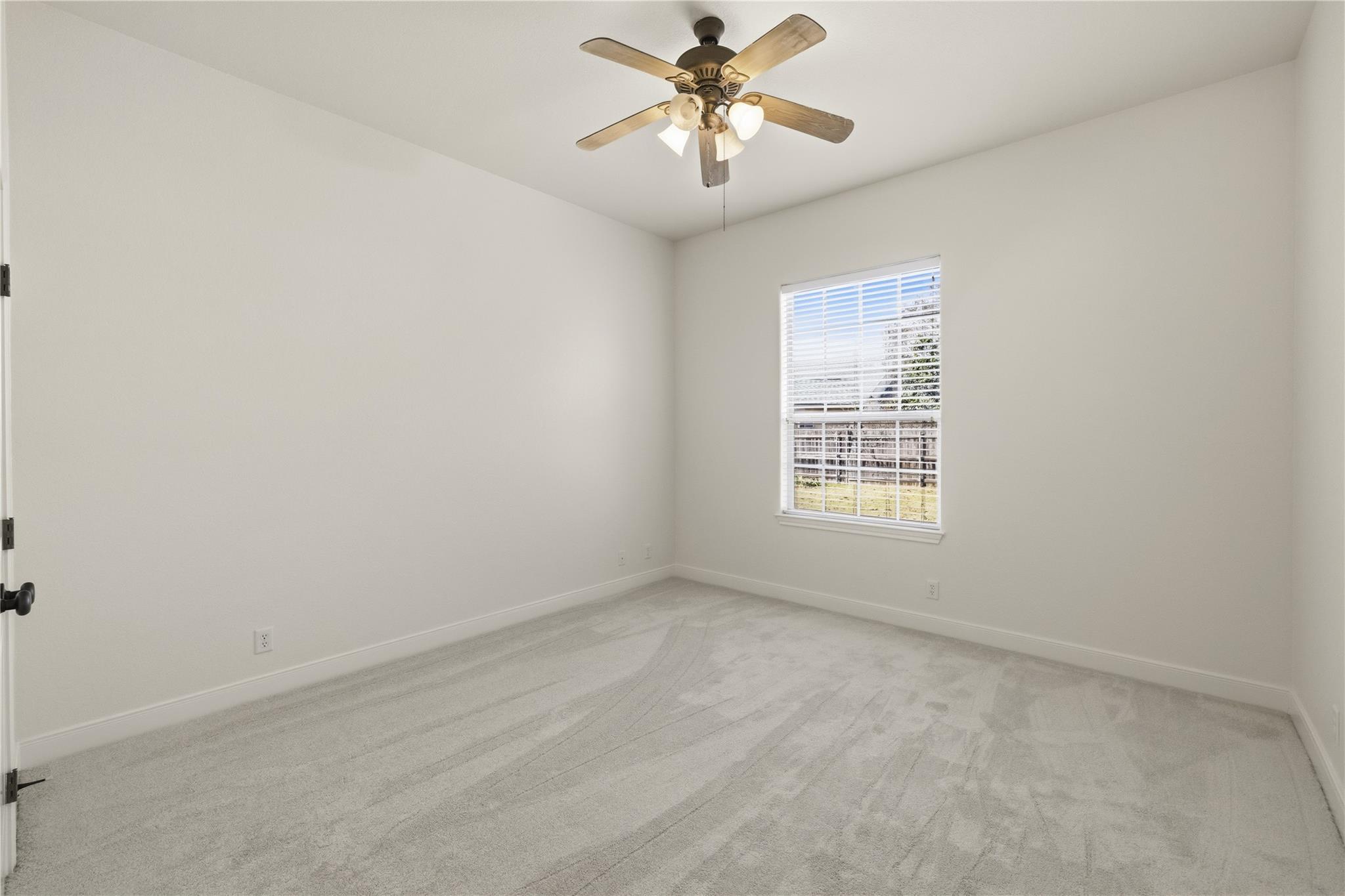 1208 Spotted Fawn Trl, Fredericksburg, TX 78624