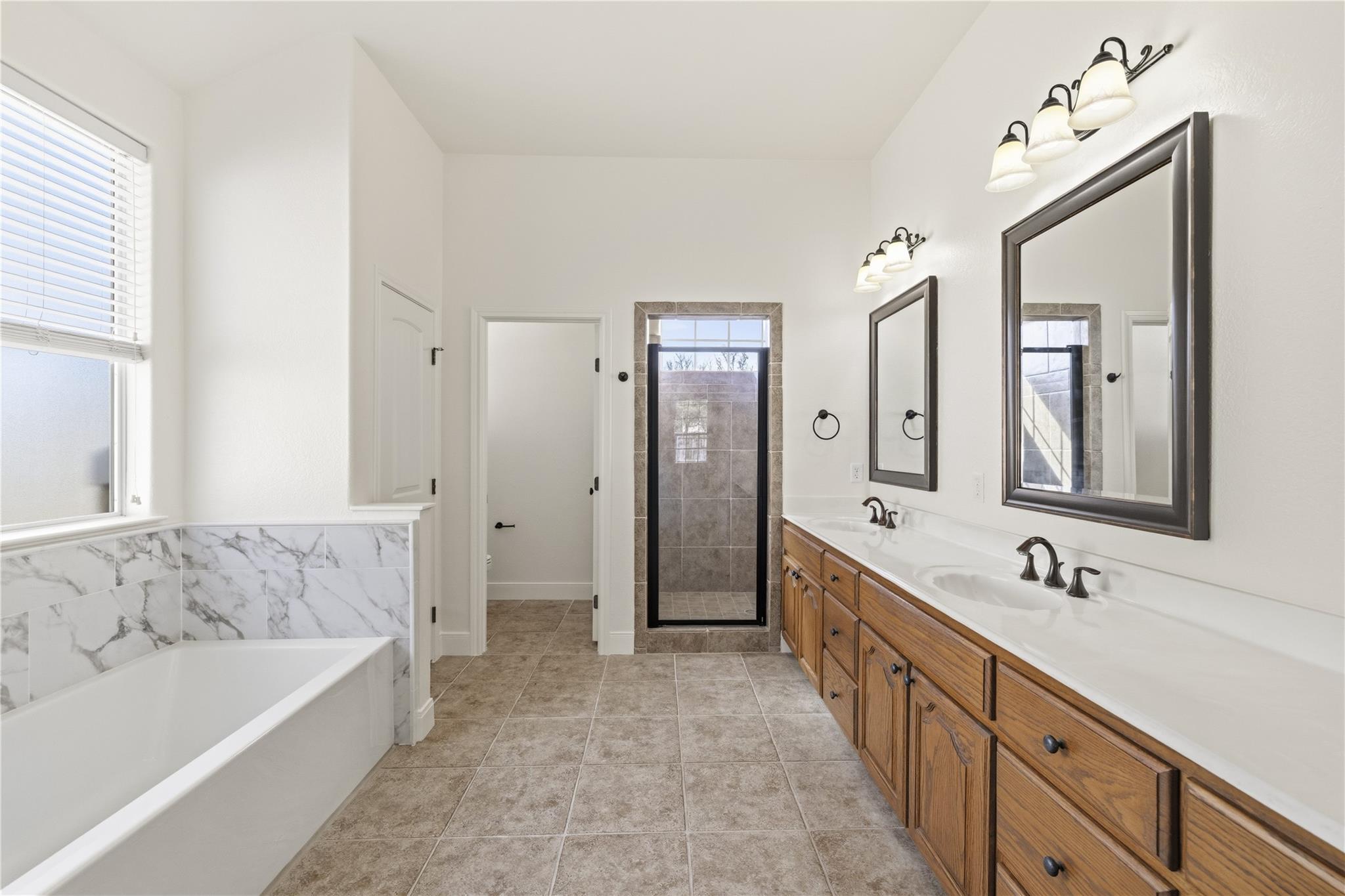 1208 Spotted Fawn Trl, Fredericksburg, TX 78624