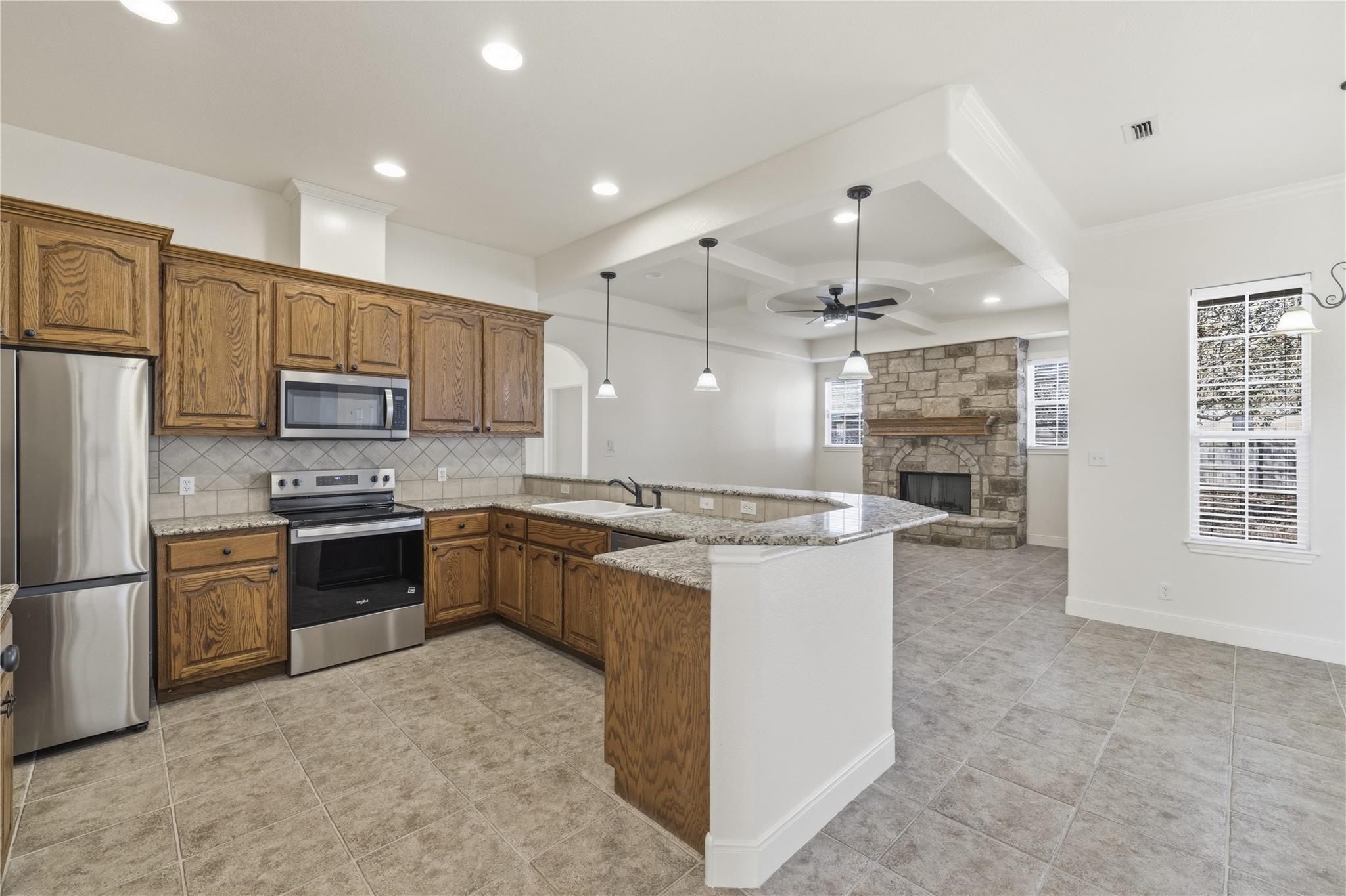 1208 Spotted Fawn Trl, Fredericksburg, TX 78624