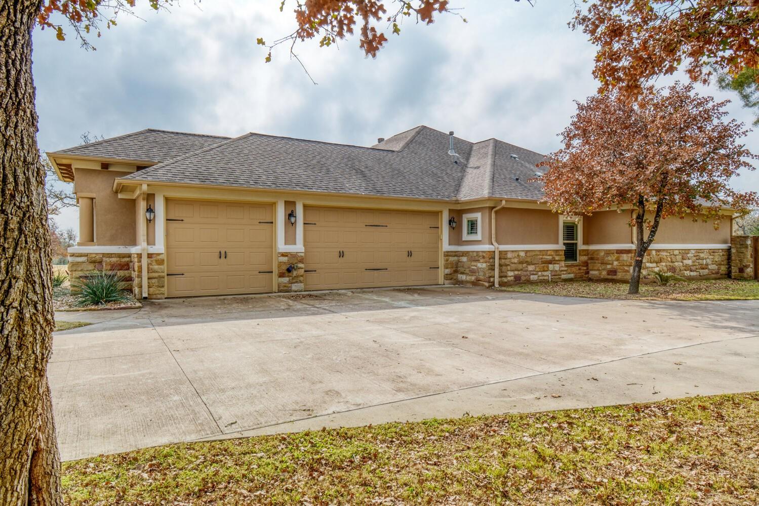 142 Trailblazer Dr, Bastrop, TX 78602