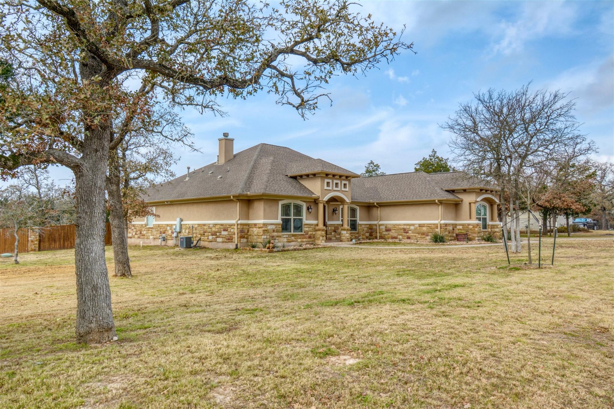 142 Trailblazer Dr, Bastrop, TX 78602