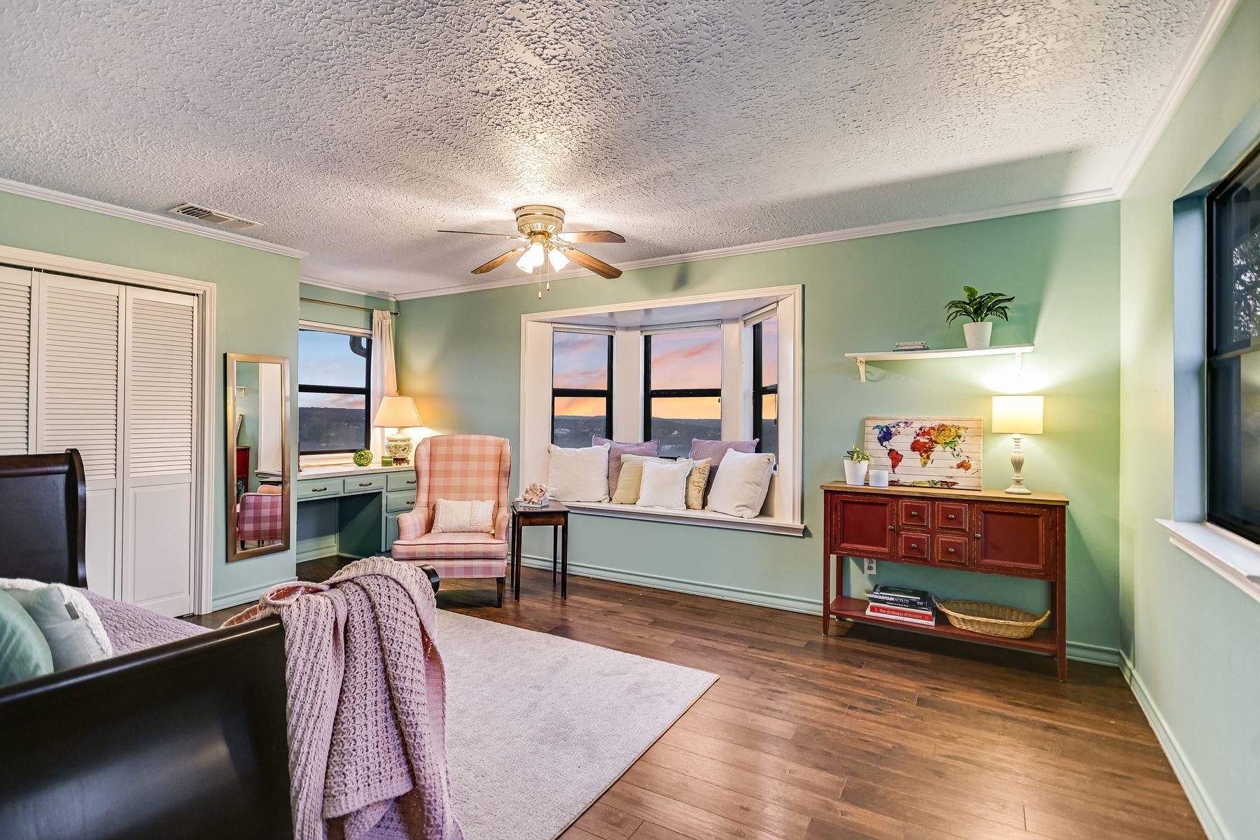 2006 Wychwood Dr, Austin, TX 78746