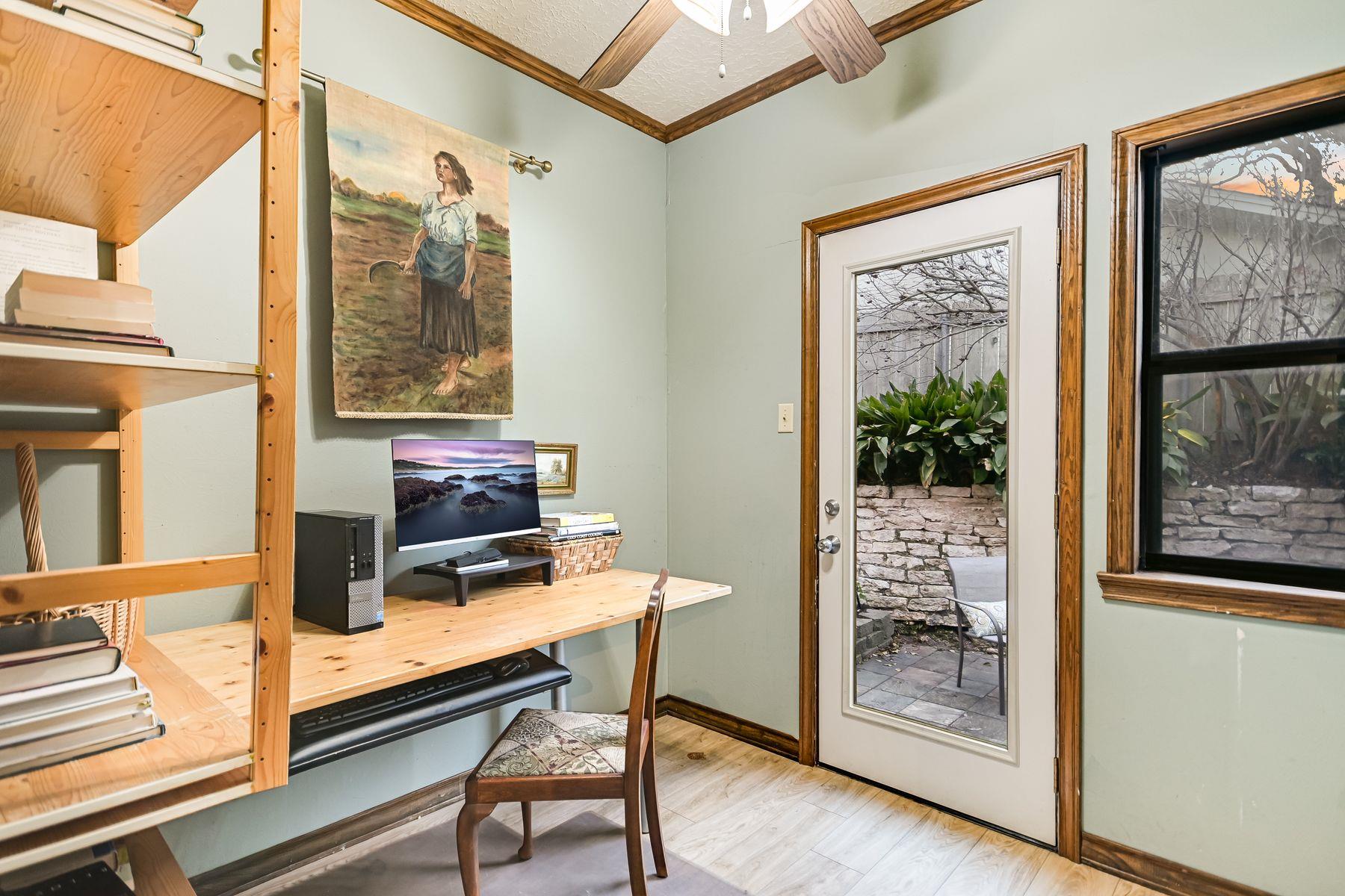 2006 Wychwood Dr, Austin, TX 78746