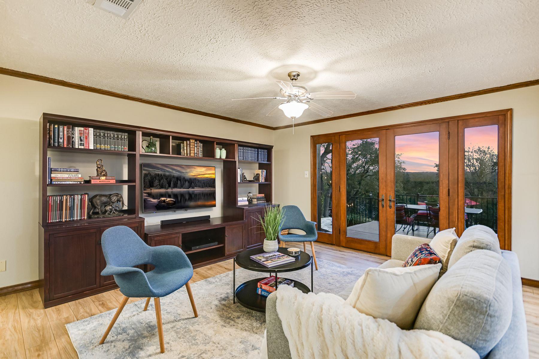 2006 Wychwood Dr, Austin, TX 78746