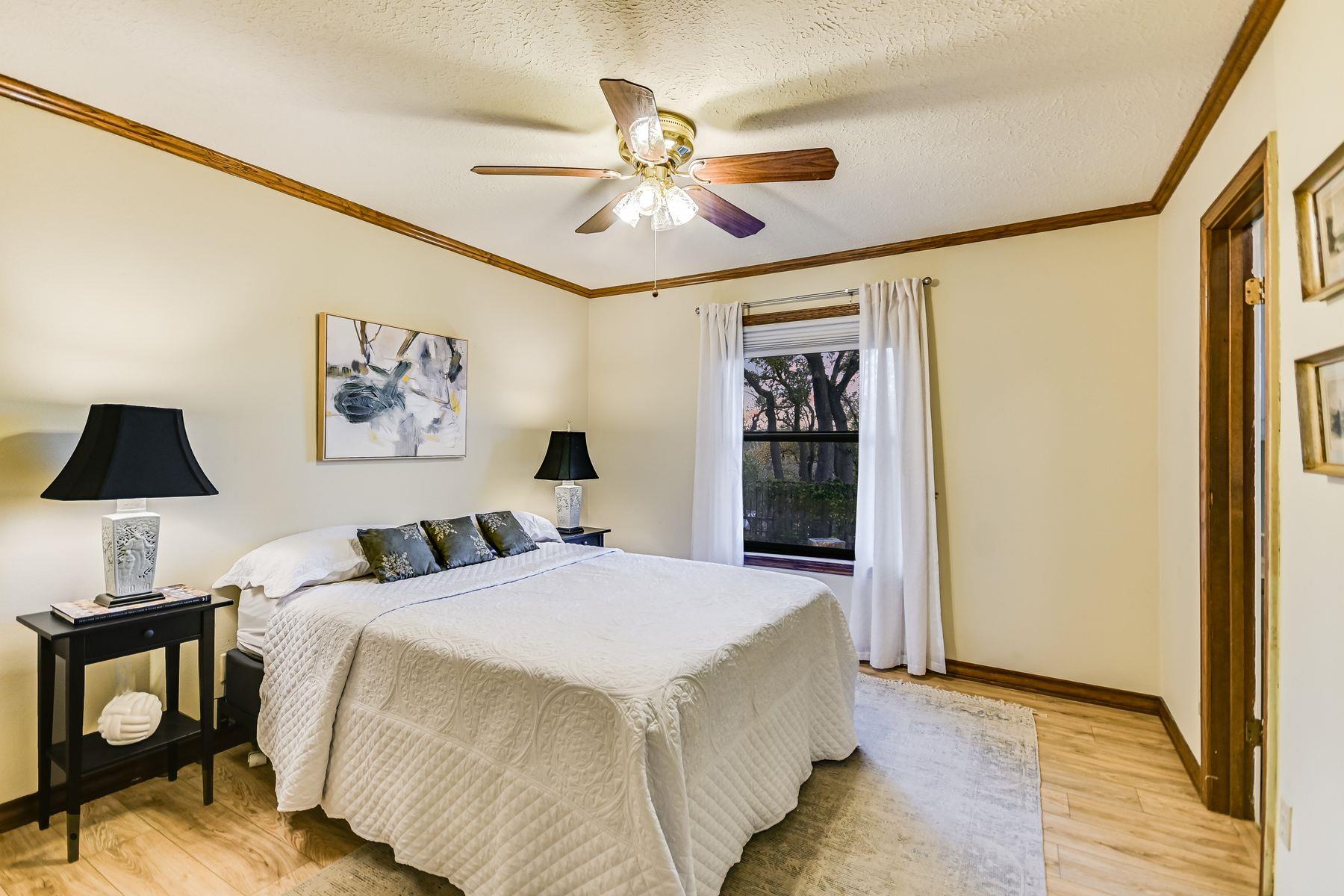 2006 Wychwood Dr, Austin, TX 78746