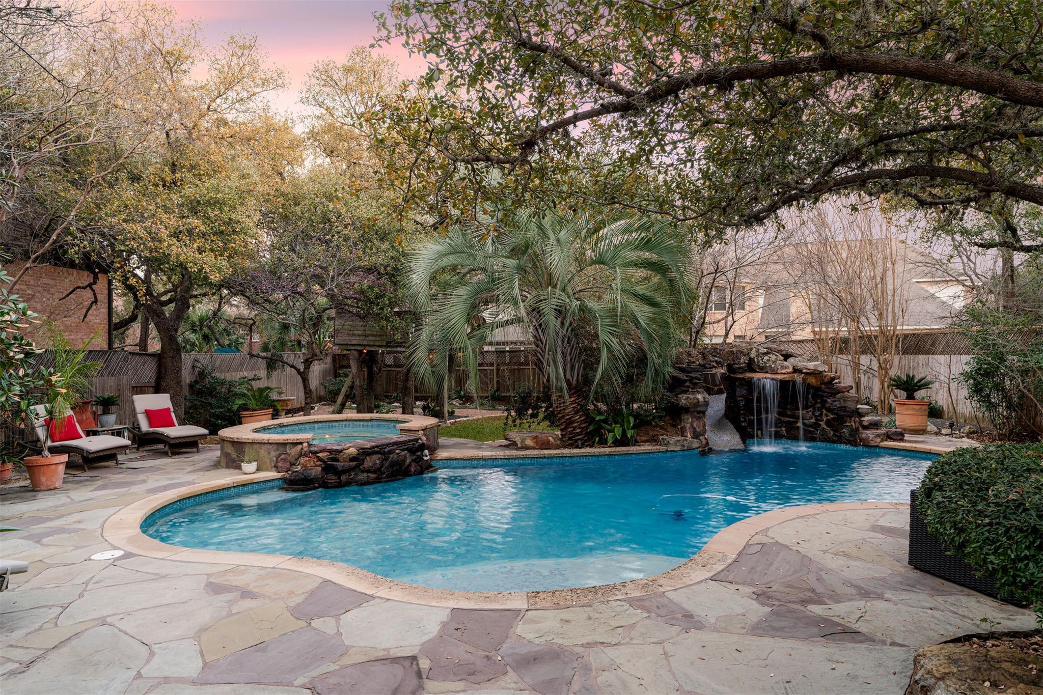 10019 Estancia Ln, Austin, TX 78739