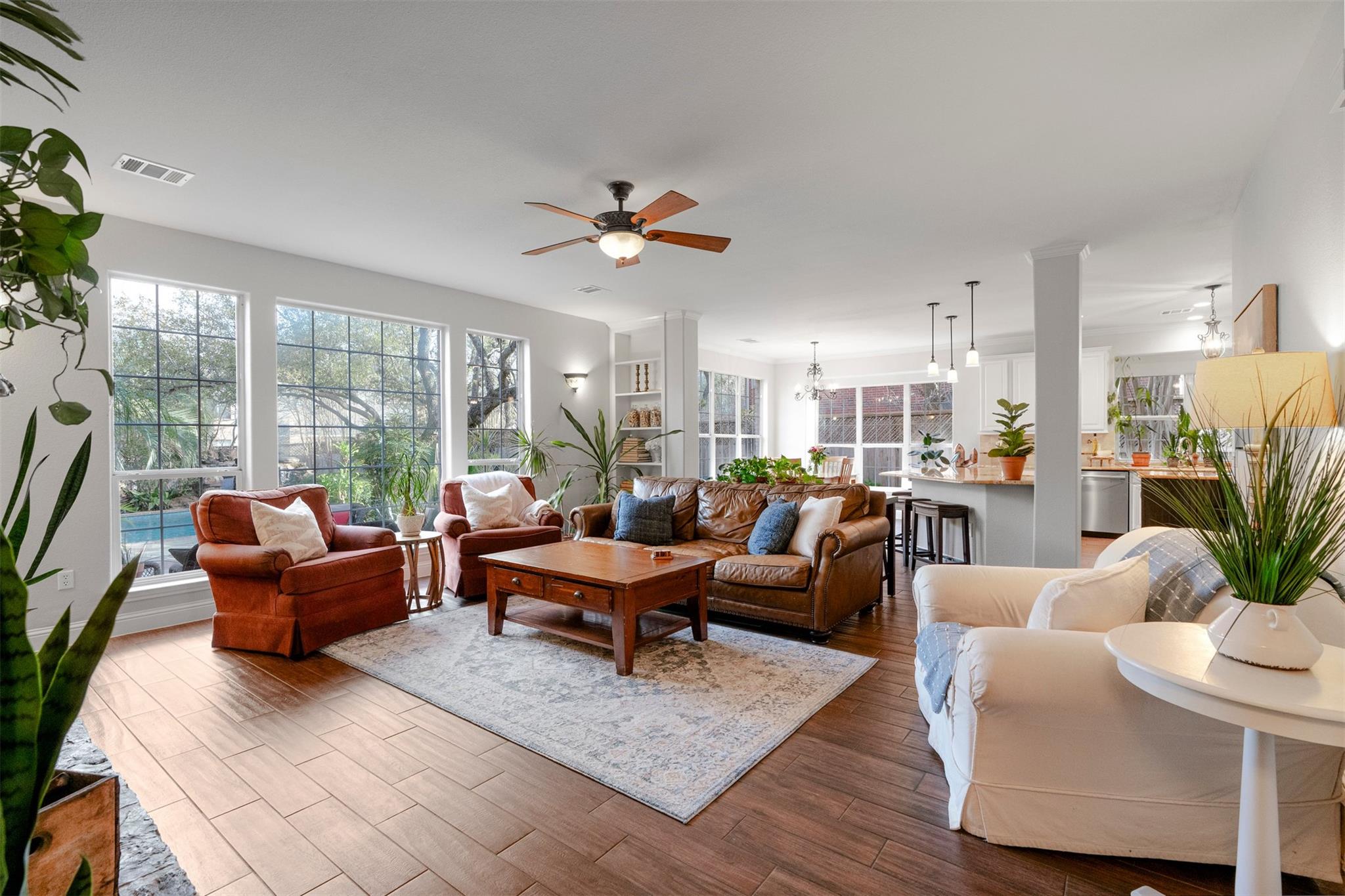 10019 Estancia Ln, Austin, TX 78739