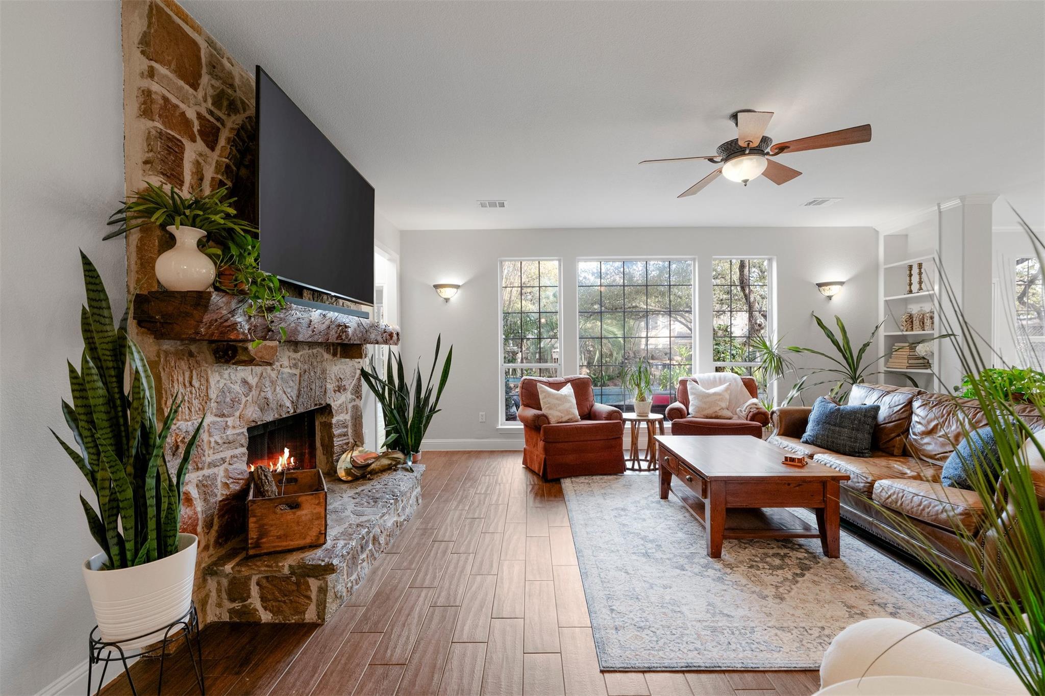 10019 Estancia Ln, Austin, TX 78739