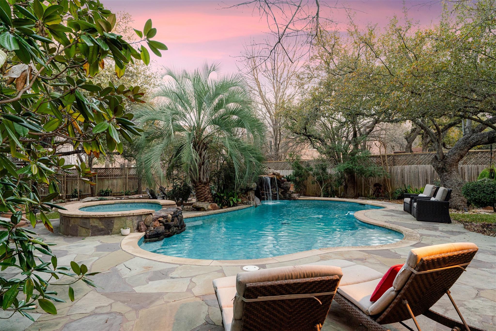 10019 Estancia Ln, Austin, TX 78739