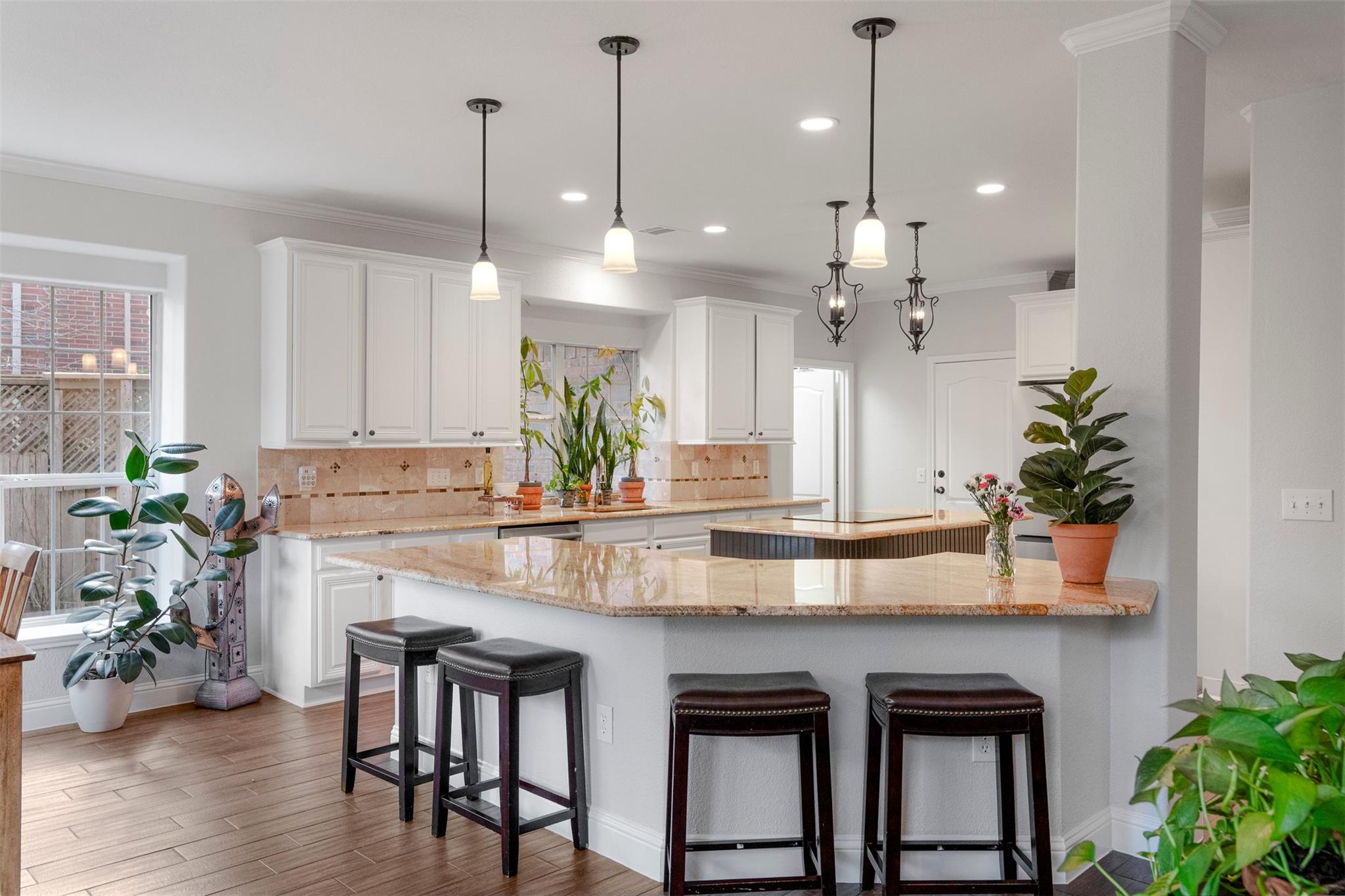 10019 Estancia Ln, Austin, TX 78739