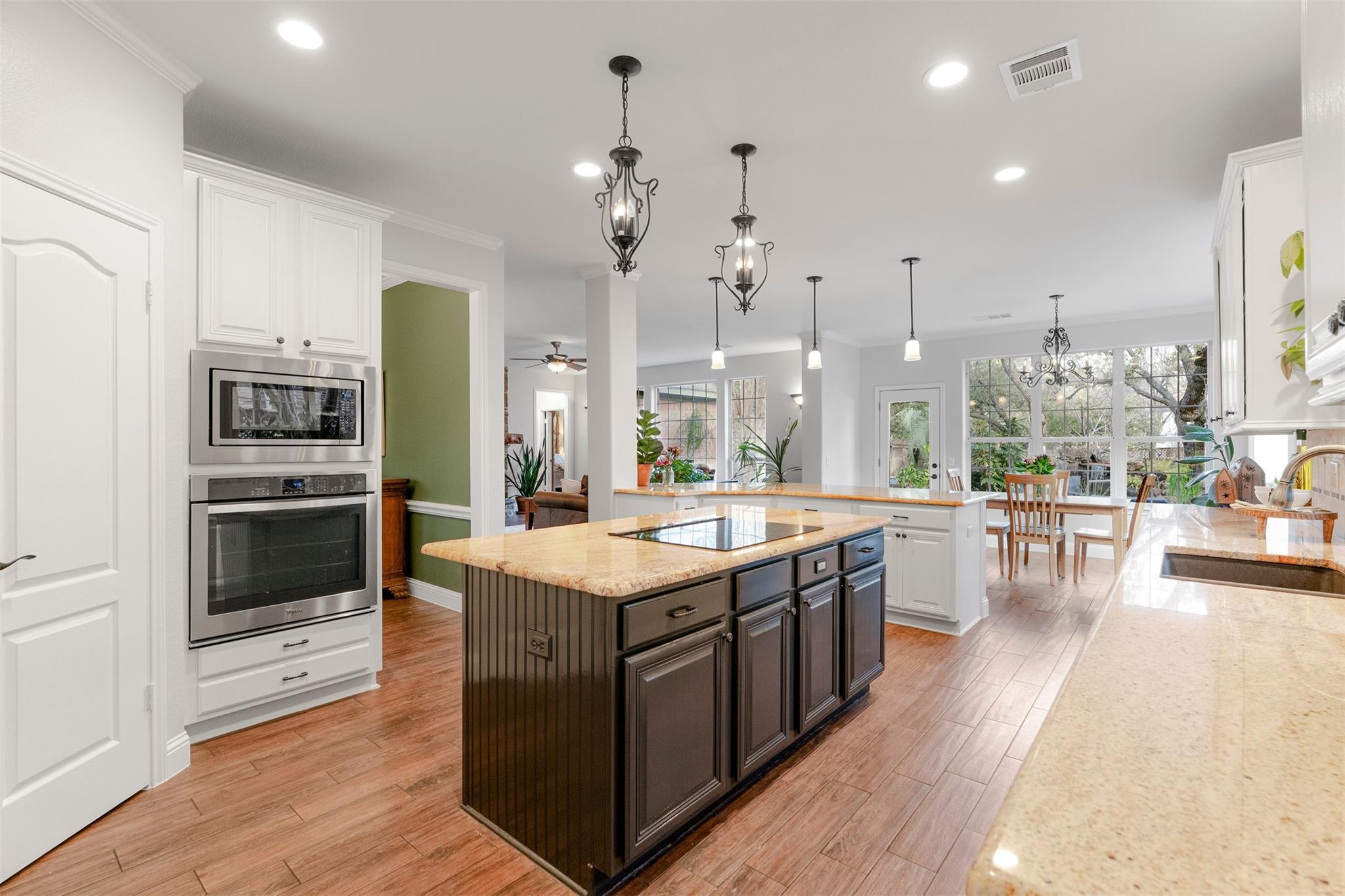 10019 Estancia Ln, Austin, TX 78739