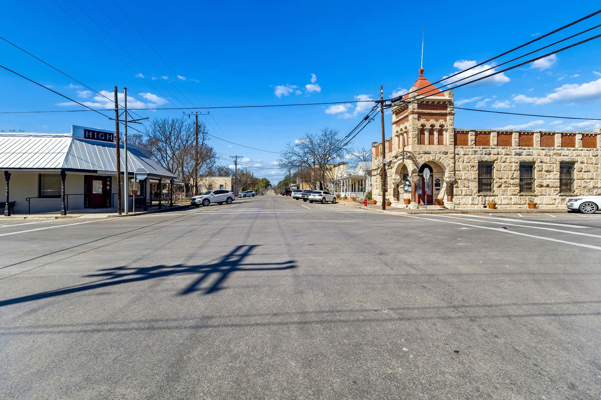 606 High St, Comfort, TX 77318