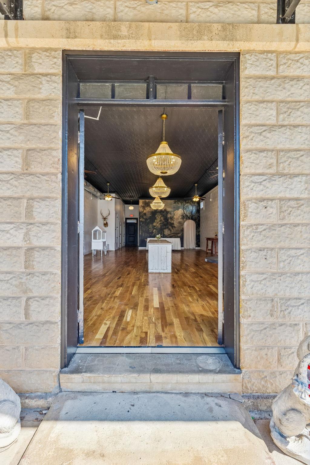 606 High St, Comfort, TX 77318