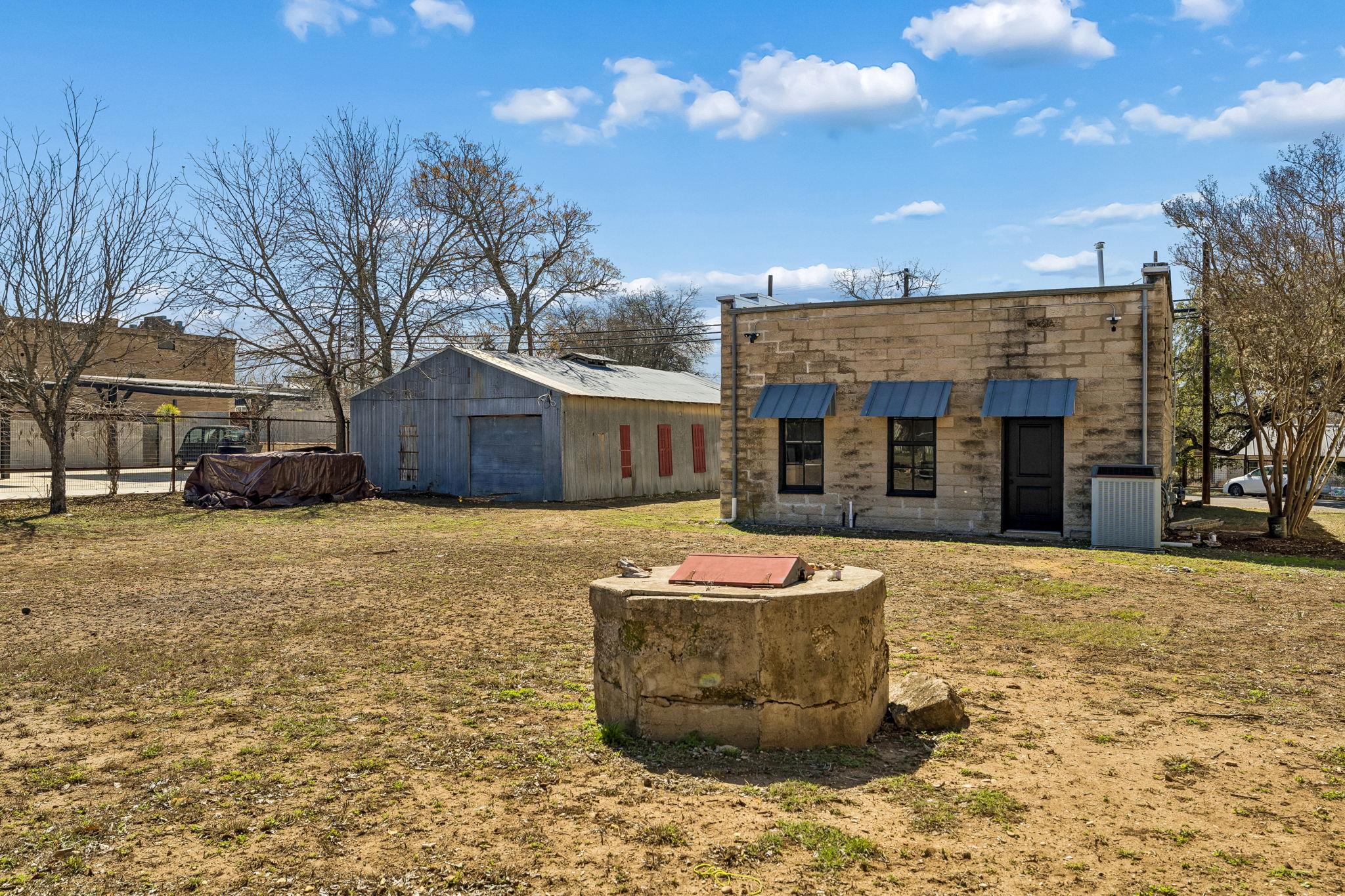 606 High St, Comfort, TX 77318