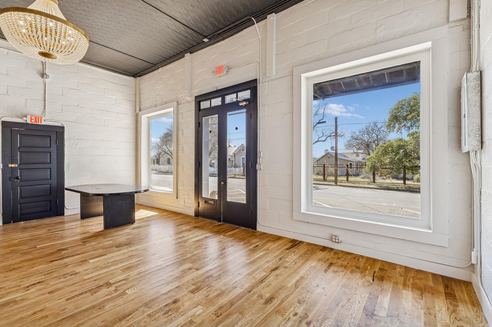 606 High St, Comfort, TX 77318