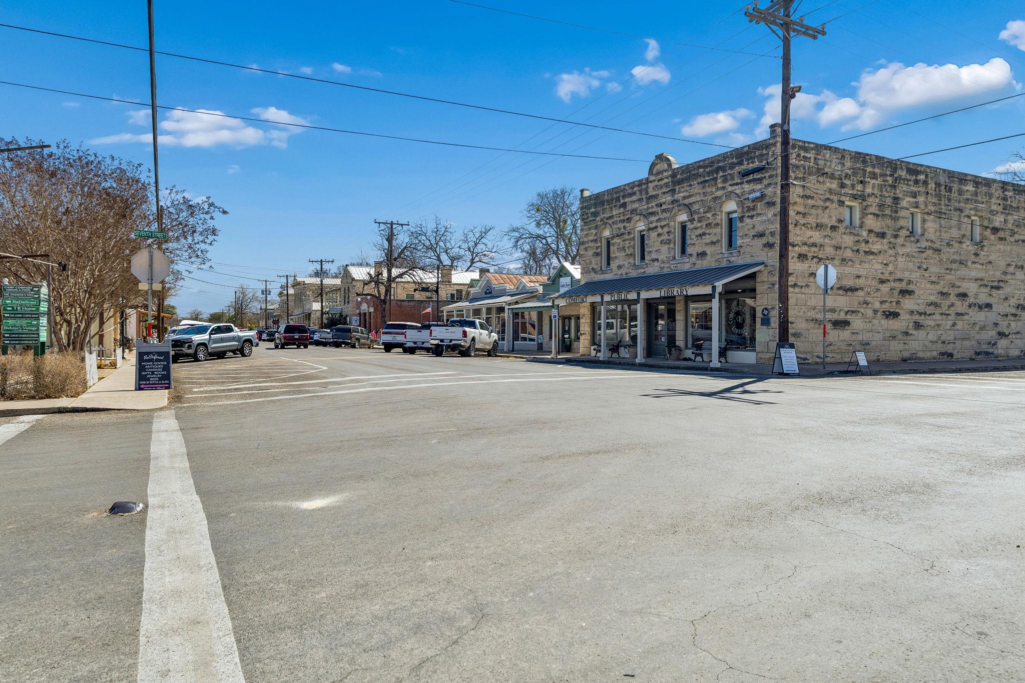 606 High St, Comfort, TX 77318