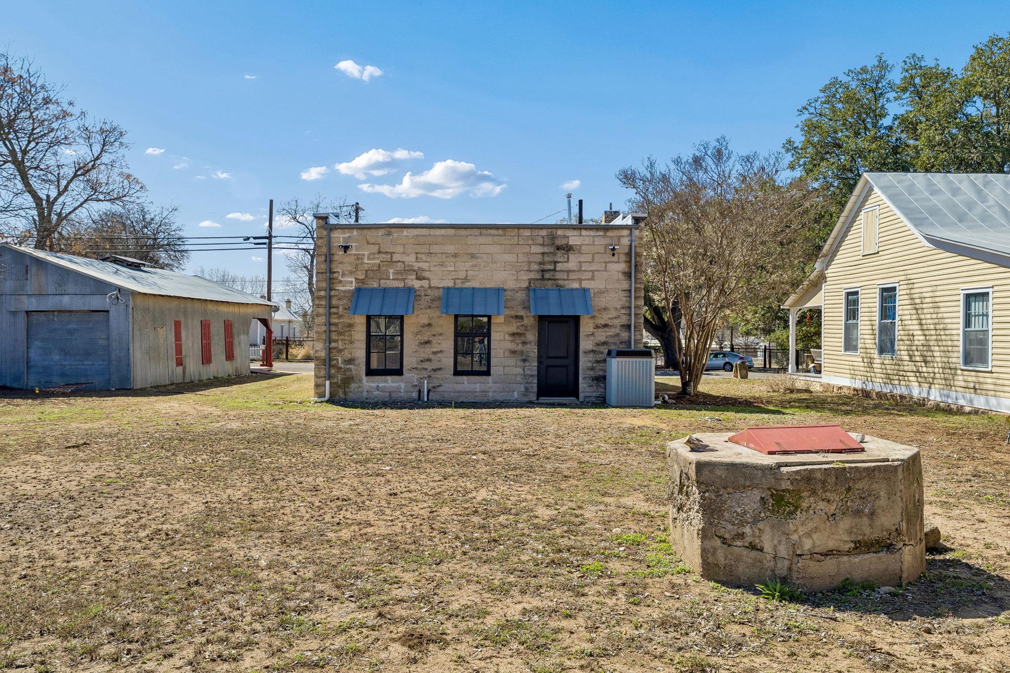 606 High St, Comfort, TX 77318