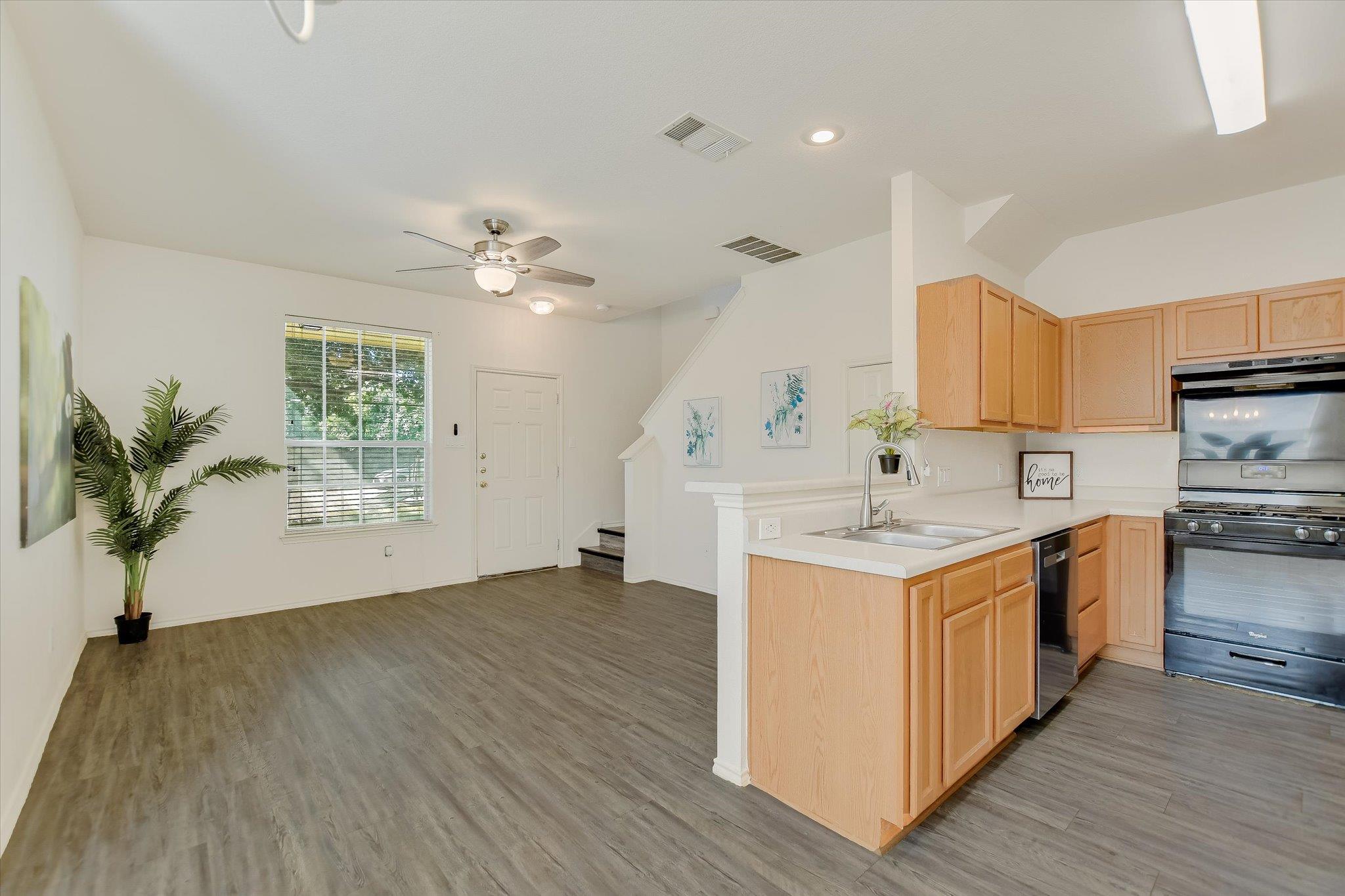 809 Sebastian Bnd # B, Pflugerville, TX 78660