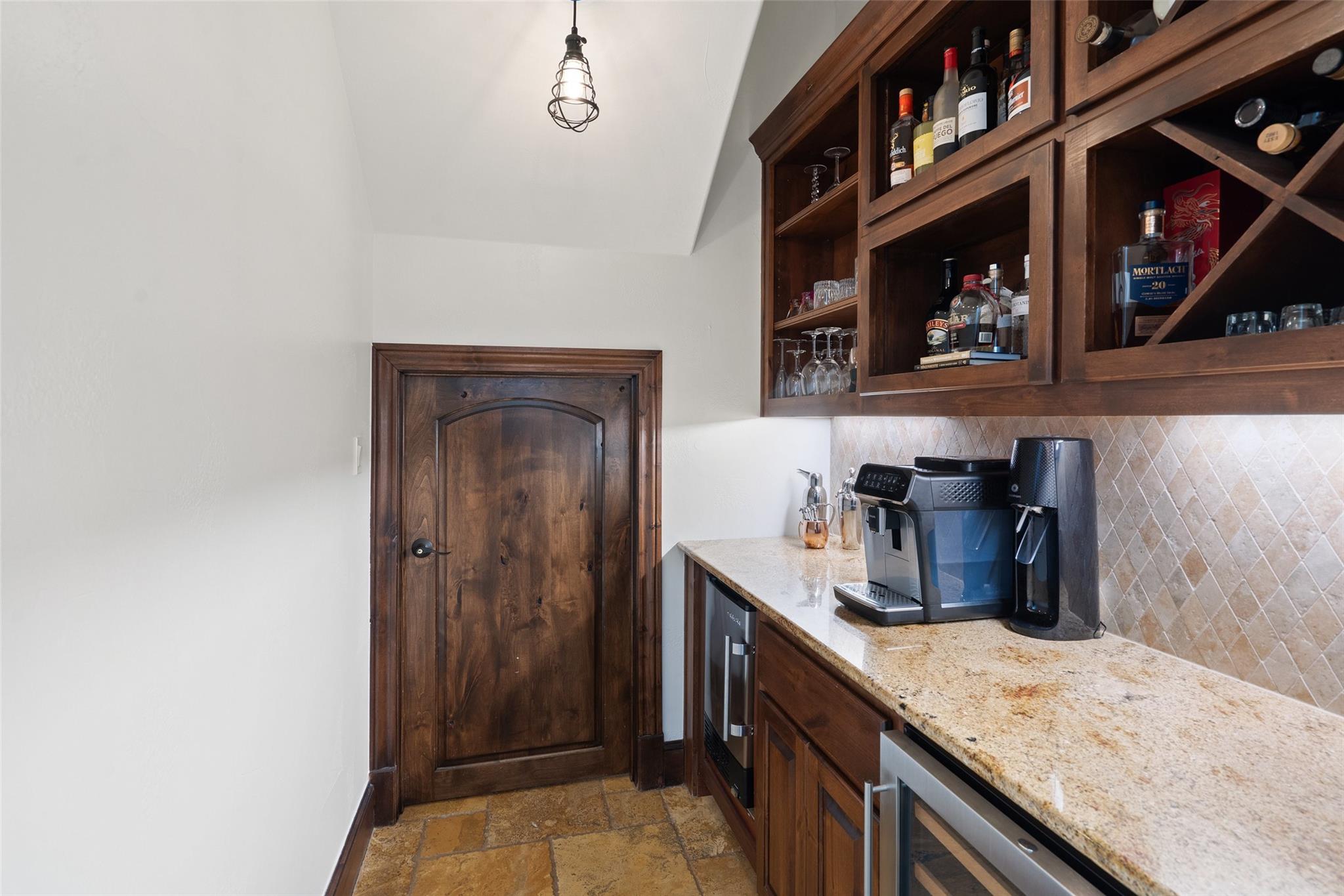 506 Black Wolf Run, Austin, TX 78738