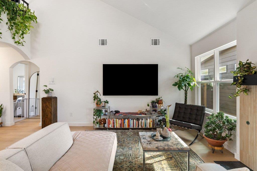 8202 Cache Dr, Austin, TX 78749