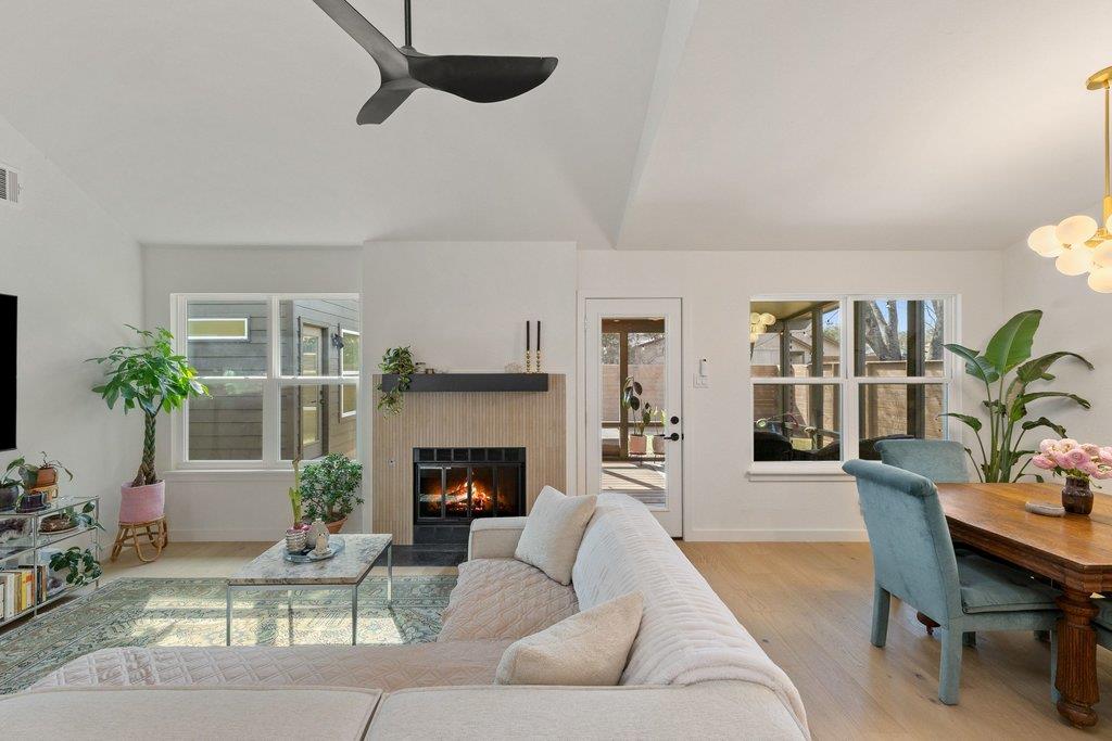 8202 Cache Dr, Austin, TX 78749