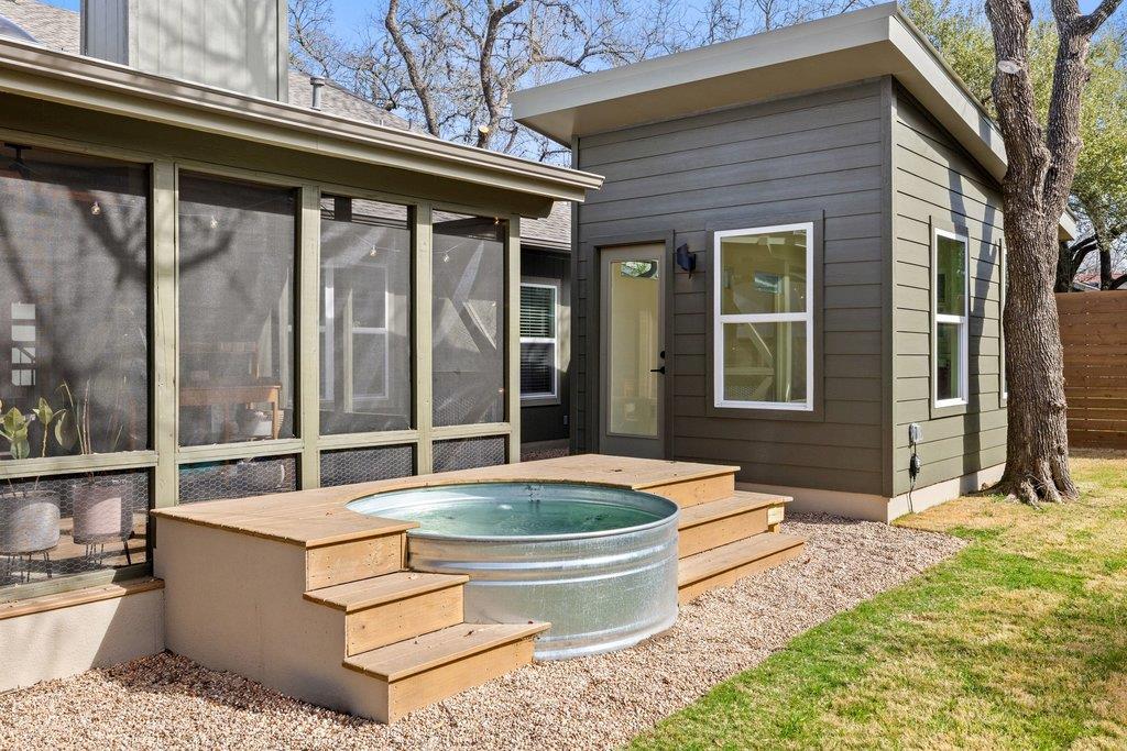 8202 Cache Dr, Austin, TX 78749