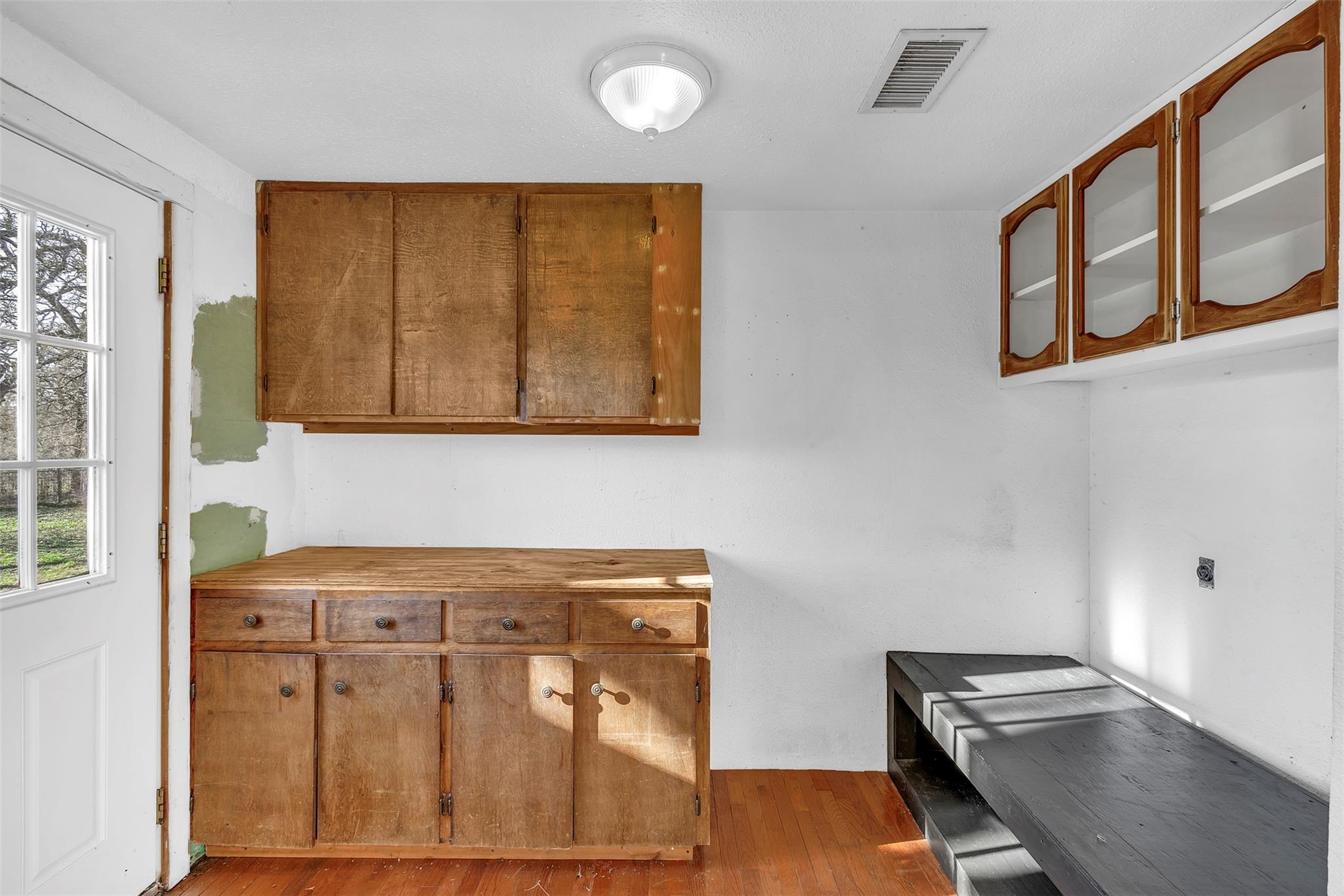 104 Blue Flame Rd, Cedar Creek, TX 78612